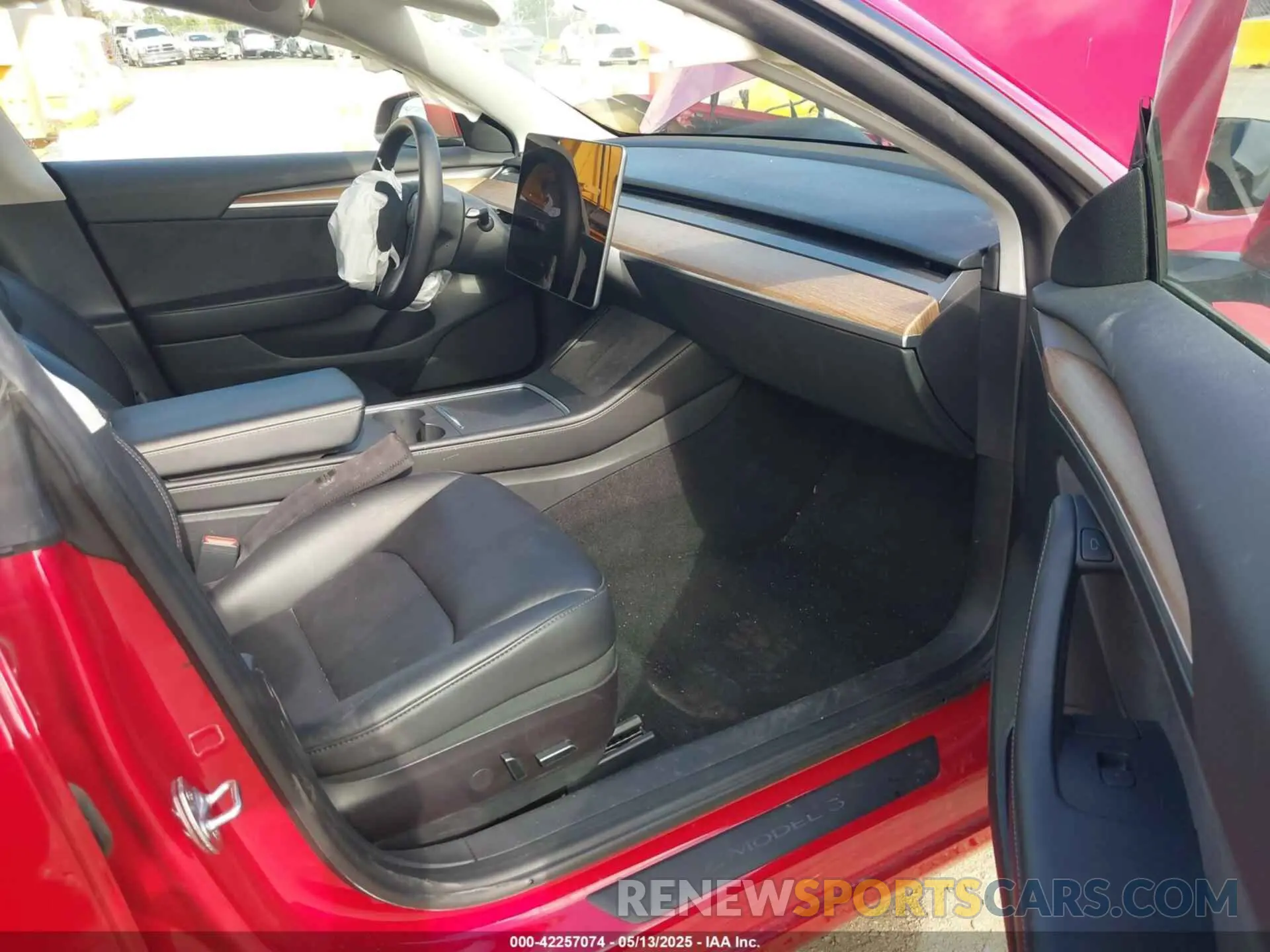 5 Photograph of a damaged car 5YJ3E1EA2NF354326 TESLA MODEL 3 2022