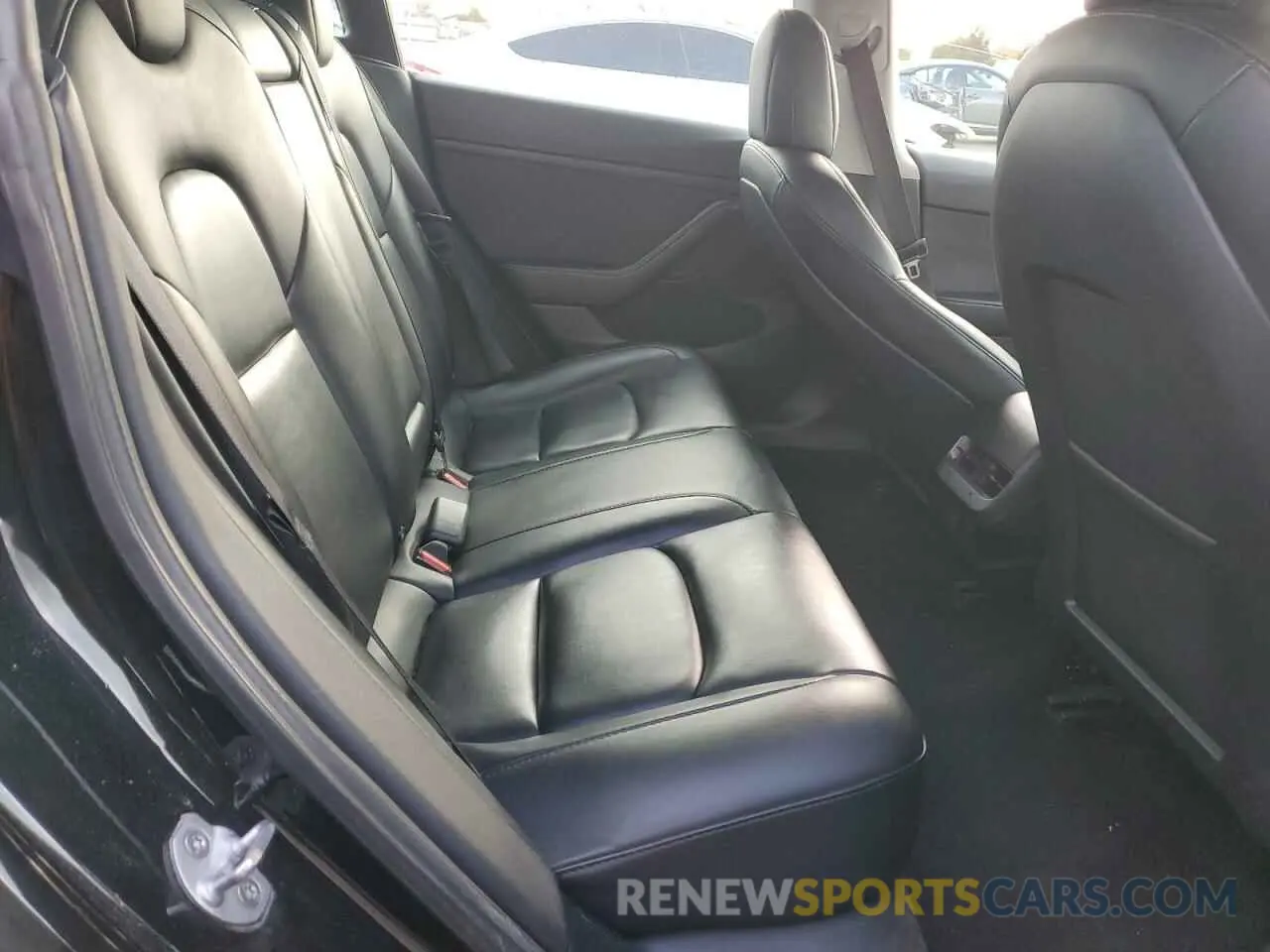 11 Photograph of a damaged car 5YJ3E1EA2NF368758 TESLA MODEL 3 2022