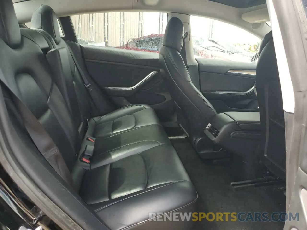 10 Photograph of a damaged car 5YJ3E1EA2NF370204 TESLA MODEL 3 2022