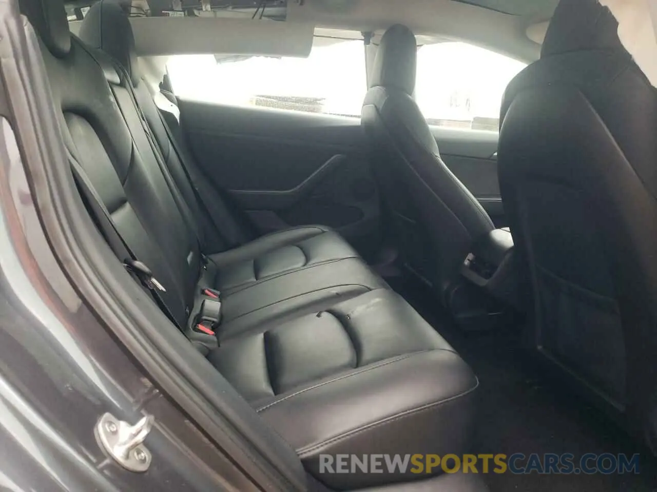 10 Photograph of a damaged car 5YJ3E1EA2NF370963 TESLA MODEL 3 2022