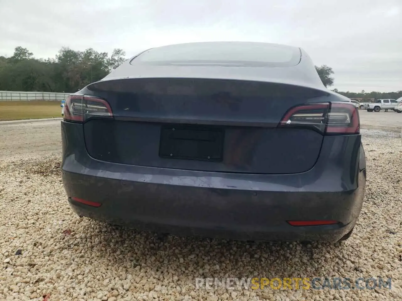 6 Photograph of a damaged car 5YJ3E1EA2NF370963 TESLA MODEL 3 2022