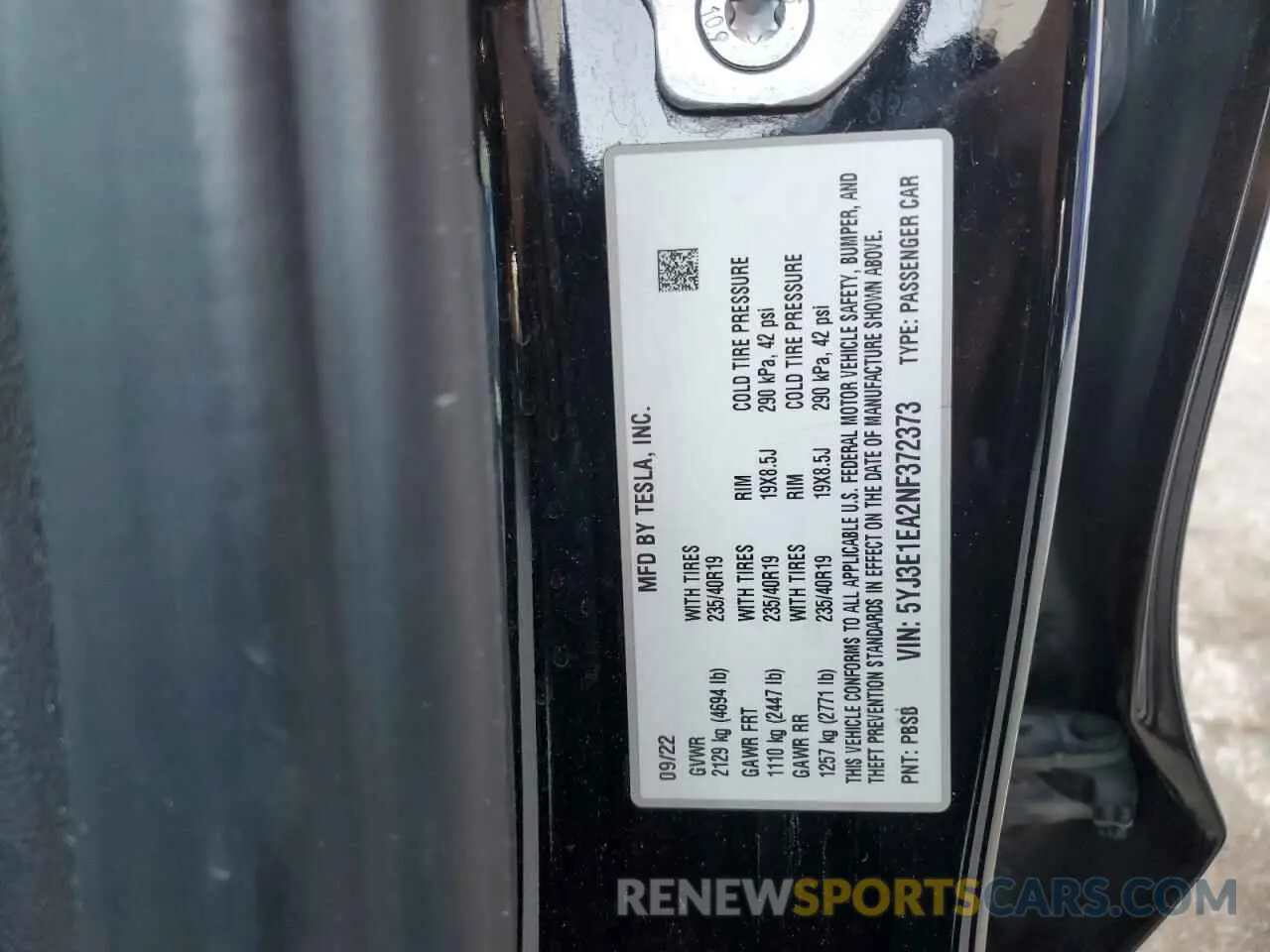 12 Photograph of a damaged car 5YJ3E1EA2NF372373 TESLA MODEL 3 2022