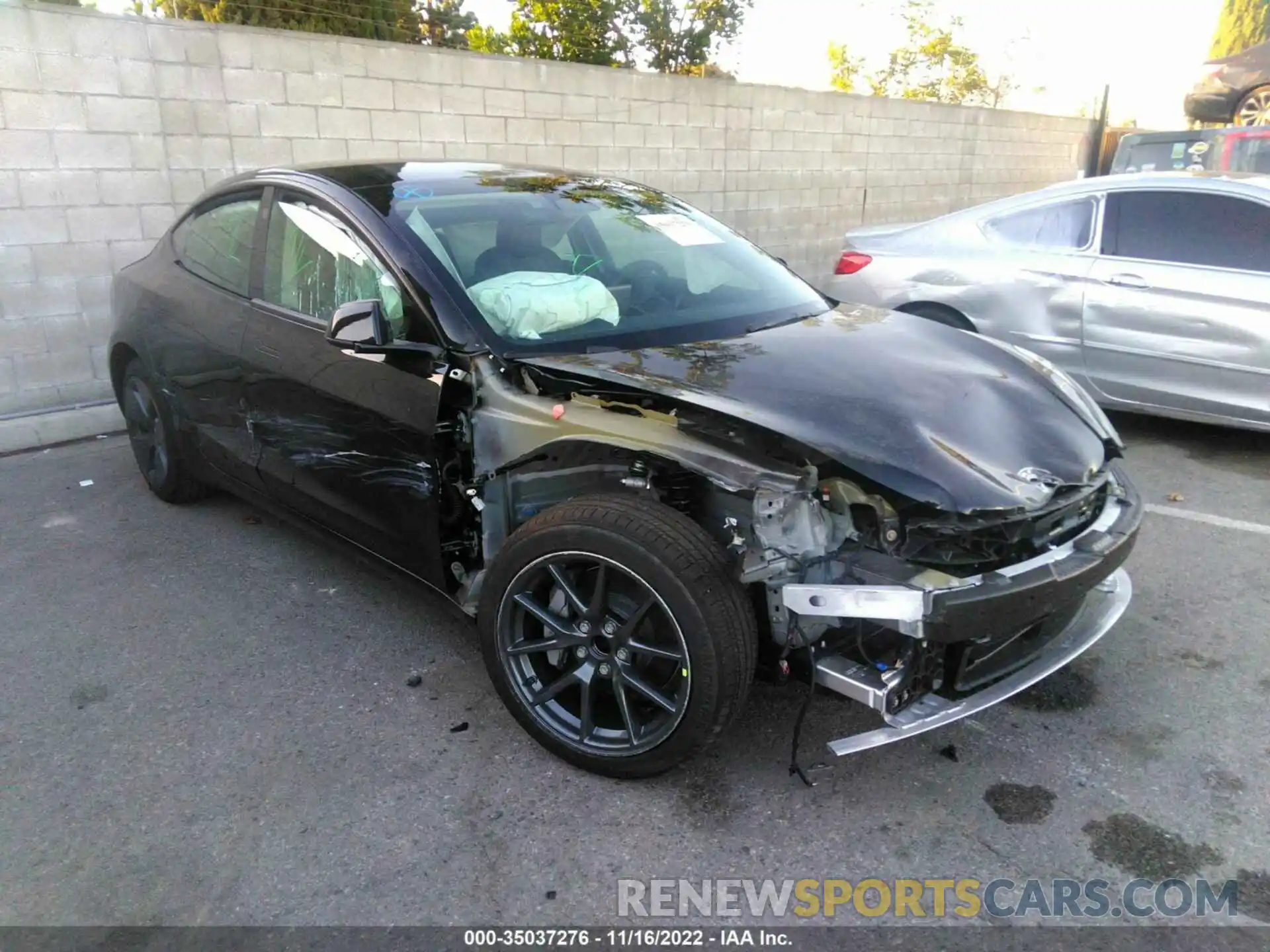 1 Photograph of a damaged car 5YJ3E1EA2NF374740 TESLA MODEL 3 2022