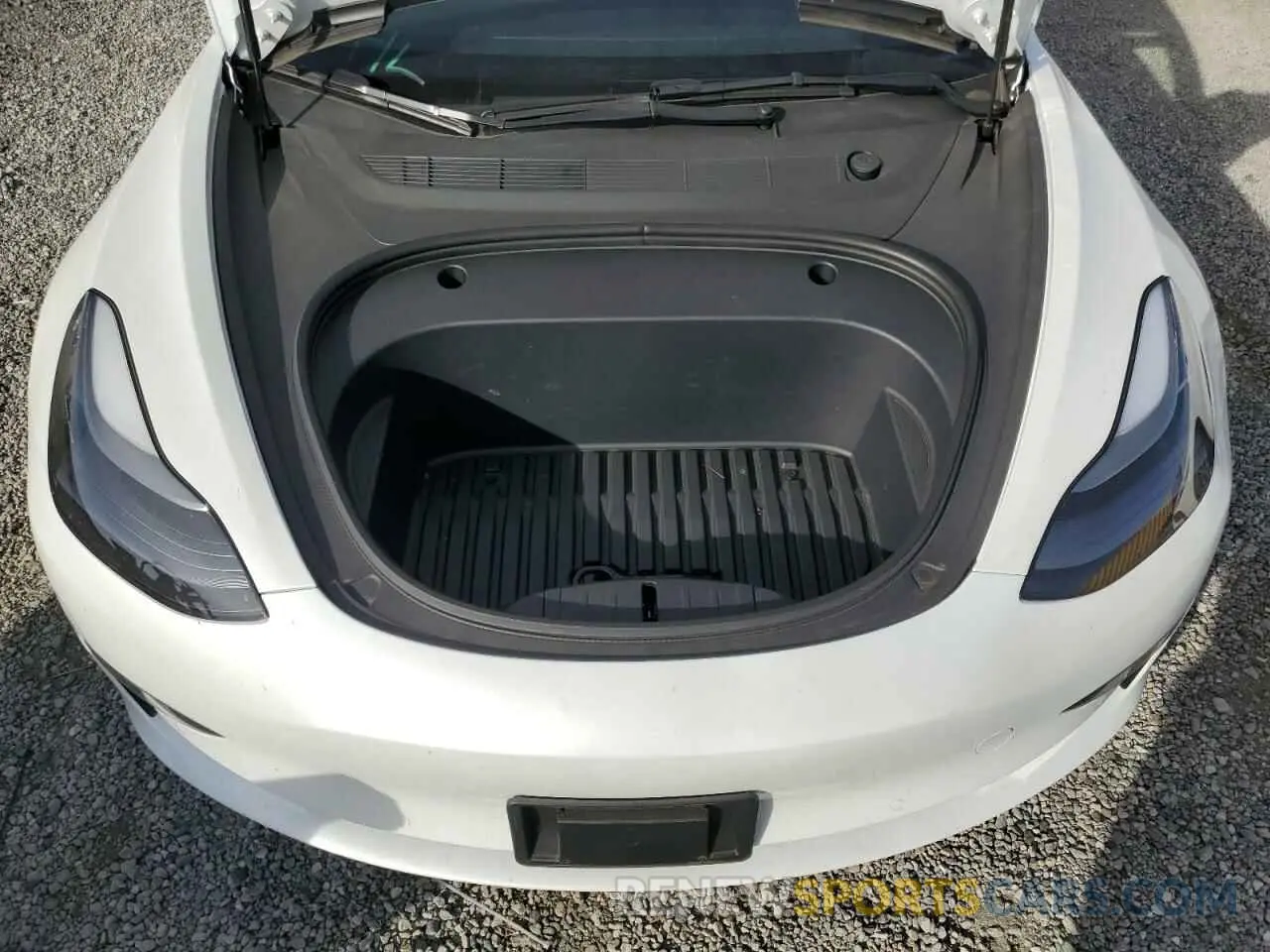 11 Photograph of a damaged car 5YJ3E1EA2NF375323 TESLA MODEL 3 2022