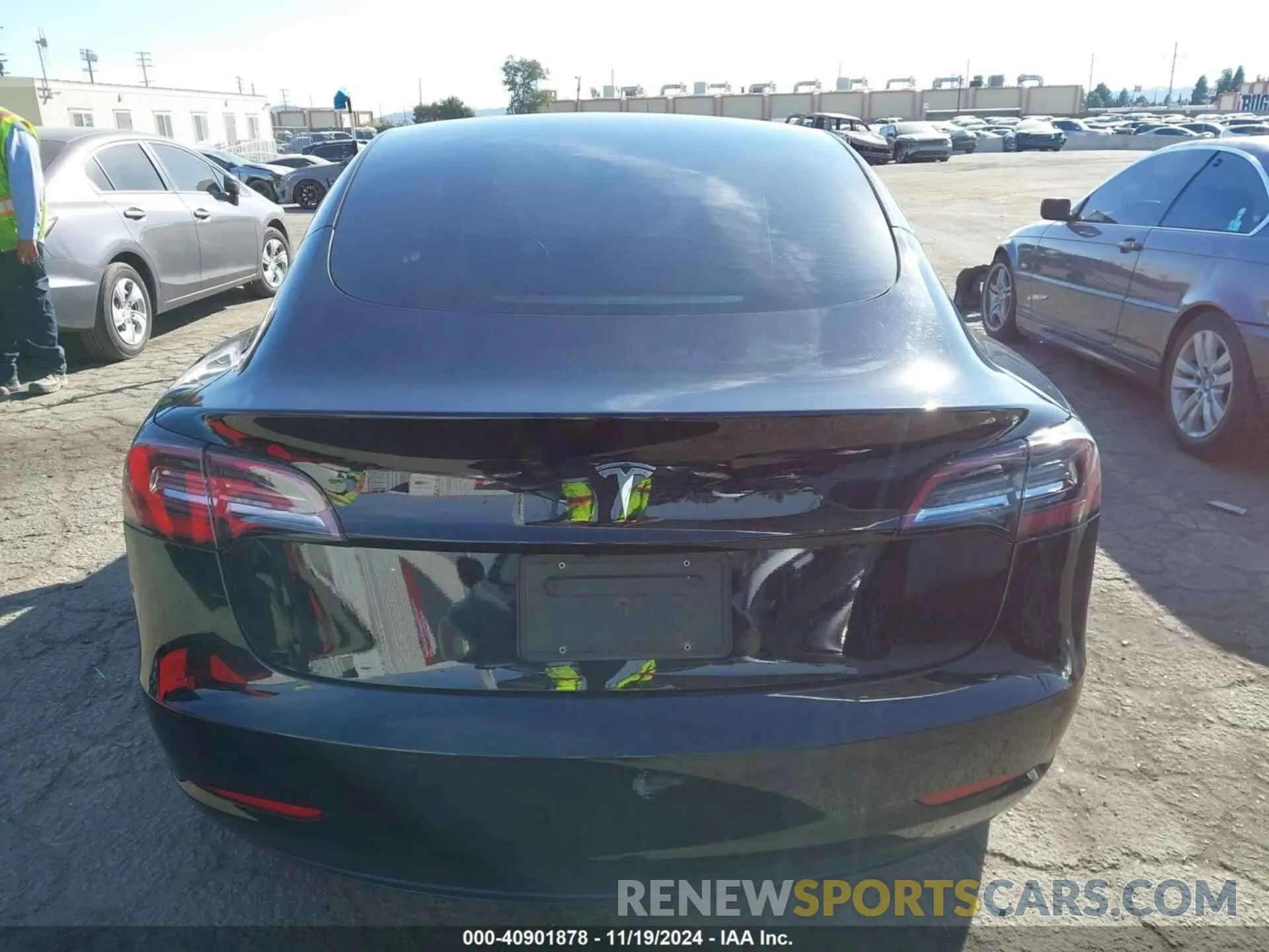 16 Photograph of a damaged car 5YJ3E1EA2NF376097 TESLA MODEL 3 2022