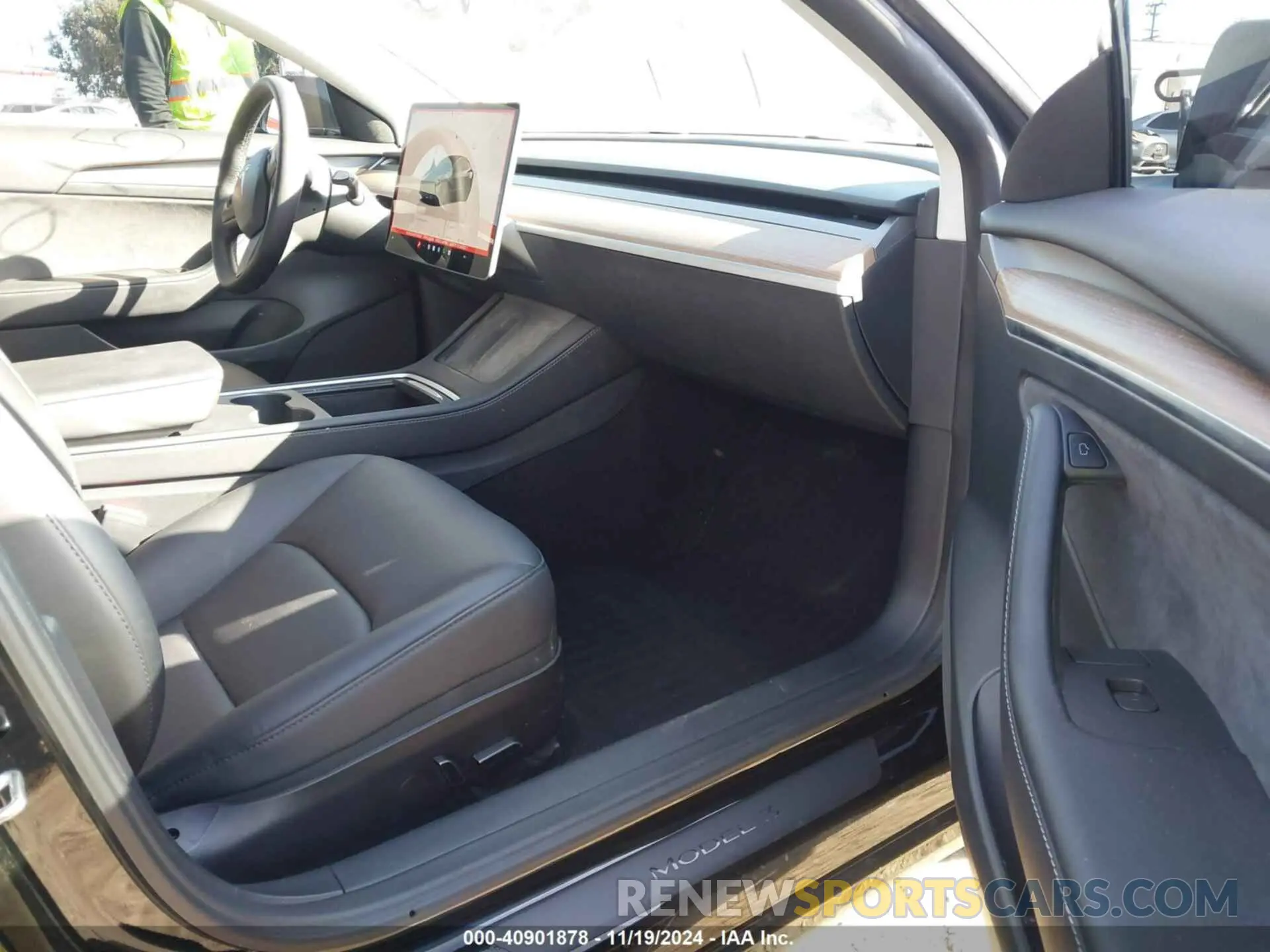 5 Photograph of a damaged car 5YJ3E1EA2NF376097 TESLA MODEL 3 2022