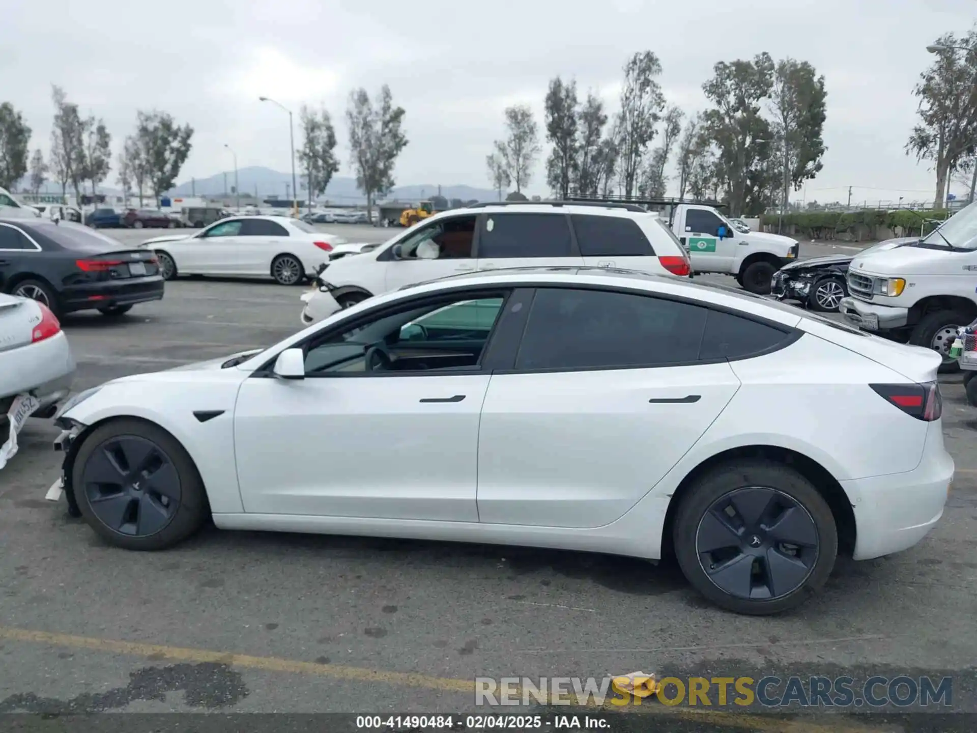 14 Photograph of a damaged car 5YJ3E1EA3NF124911 TESLA MODEL 3 2022