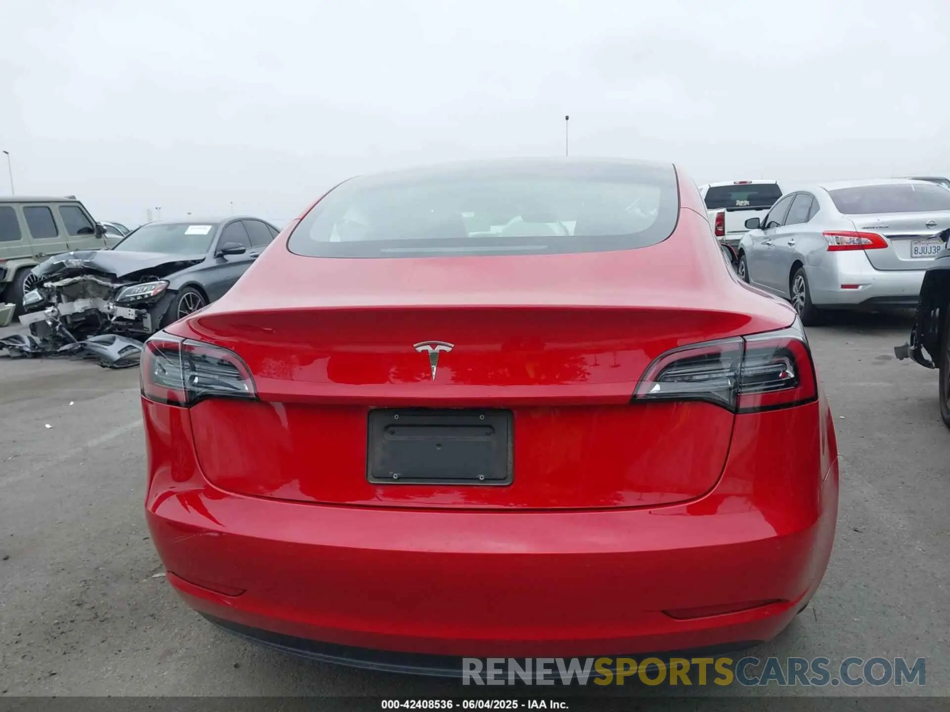 16 Photograph of a damaged car 5YJ3E1EA3NF131986 TESLA MODEL 3 2022