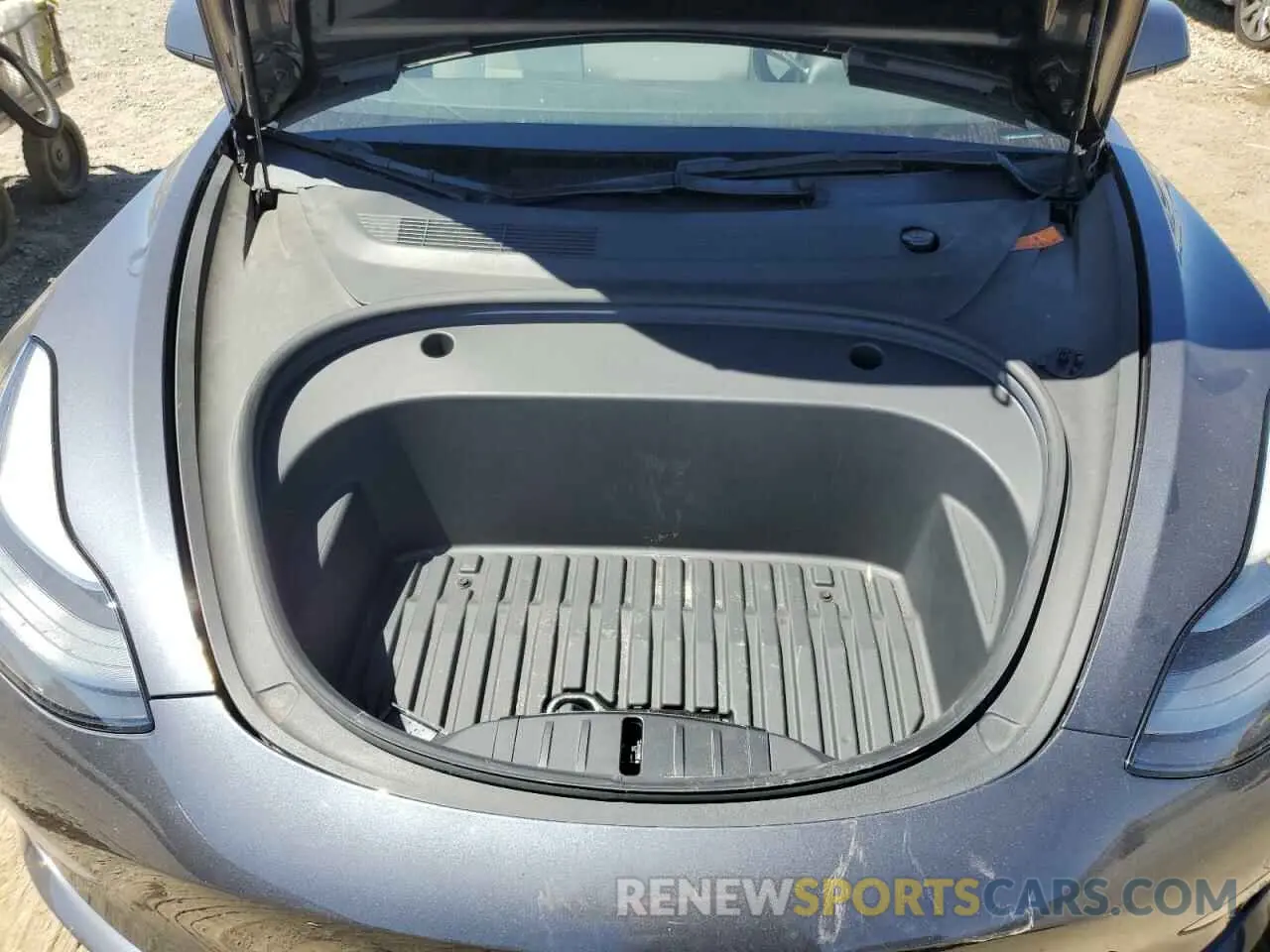 11 Photograph of a damaged car 5YJ3E1EA3NF132698 TESLA MODEL 3 2022