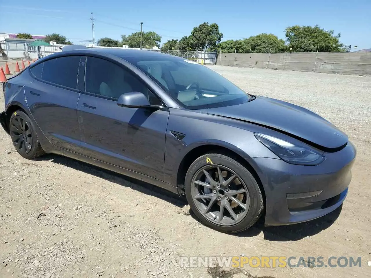 4 Photograph of a damaged car 5YJ3E1EA3NF132698 TESLA MODEL 3 2022