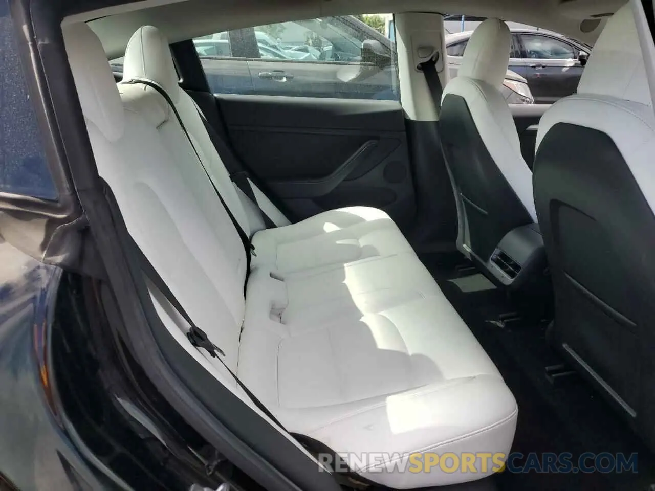 10 Photograph of a damaged car 5YJ3E1EA3NF138582 TESLA MODEL 3 2022
