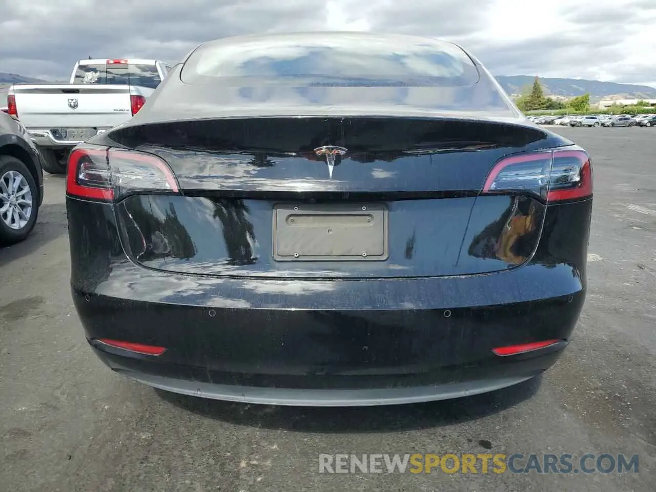6 Photograph of a damaged car 5YJ3E1EA3NF138582 TESLA MODEL 3 2022