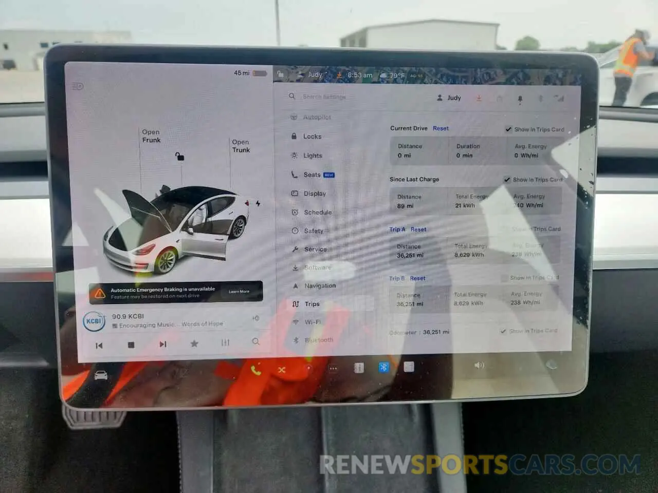 9 Photograph of a damaged car 5YJ3E1EA3NF154149 TESLA MODEL 3 2022