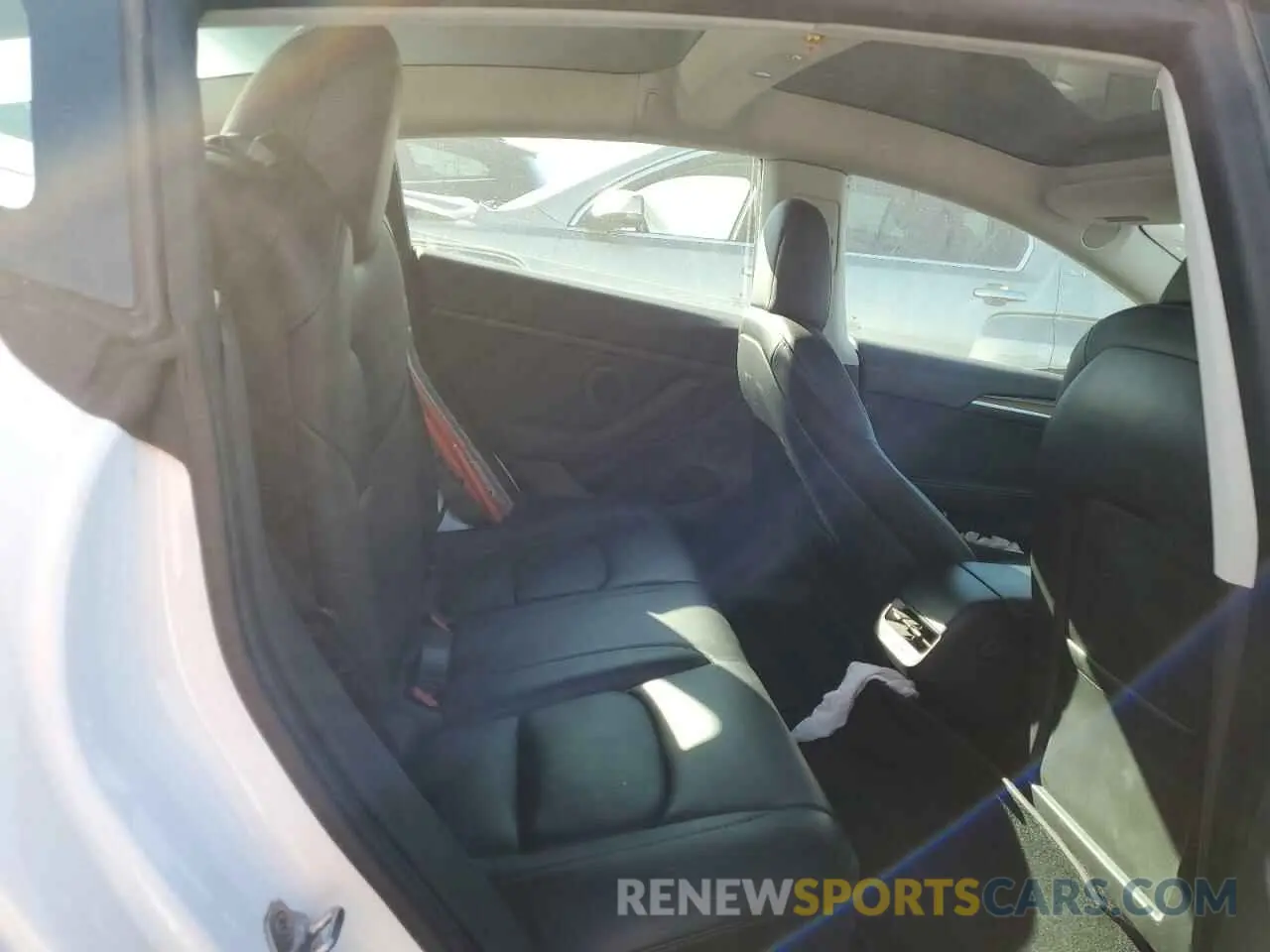 10 Photograph of a damaged car 5YJ3E1EA3NF154863 TESLA MODEL 3 2022