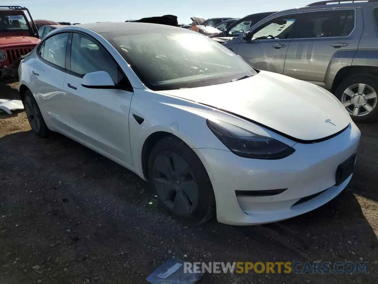4 Photograph of a damaged car 5YJ3E1EA3NF154863 TESLA MODEL 3 2022