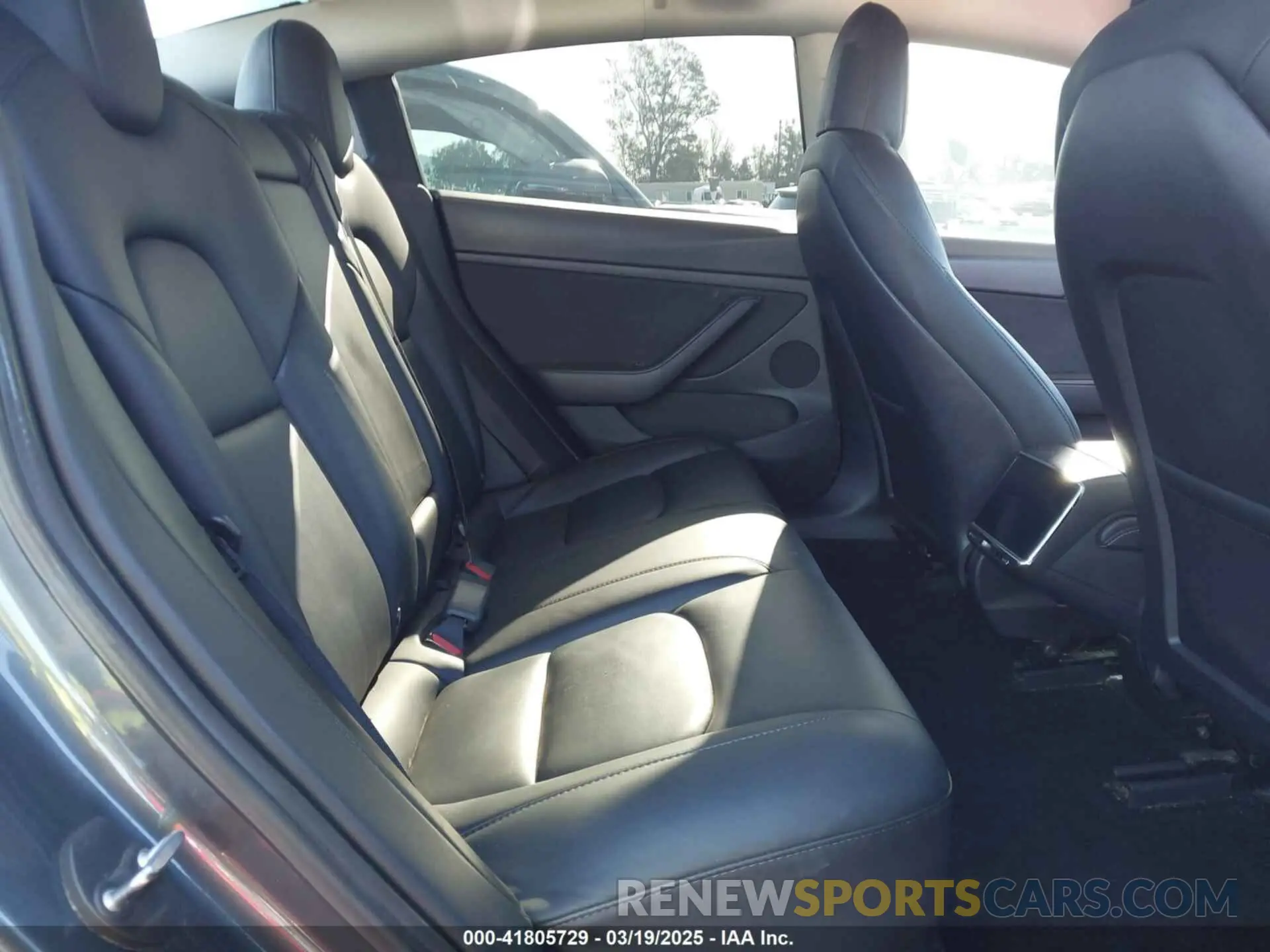 8 Photograph of a damaged car 5YJ3E1EA3NF165054 TESLA MODEL 3 2022