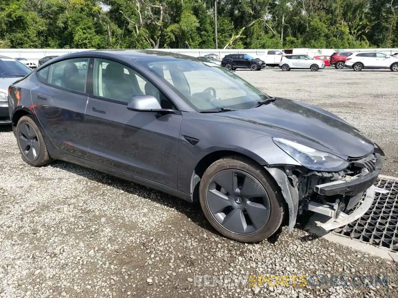 4 Photograph of a damaged car 5YJ3E1EA3NF189984 TESLA MODEL 3 2022