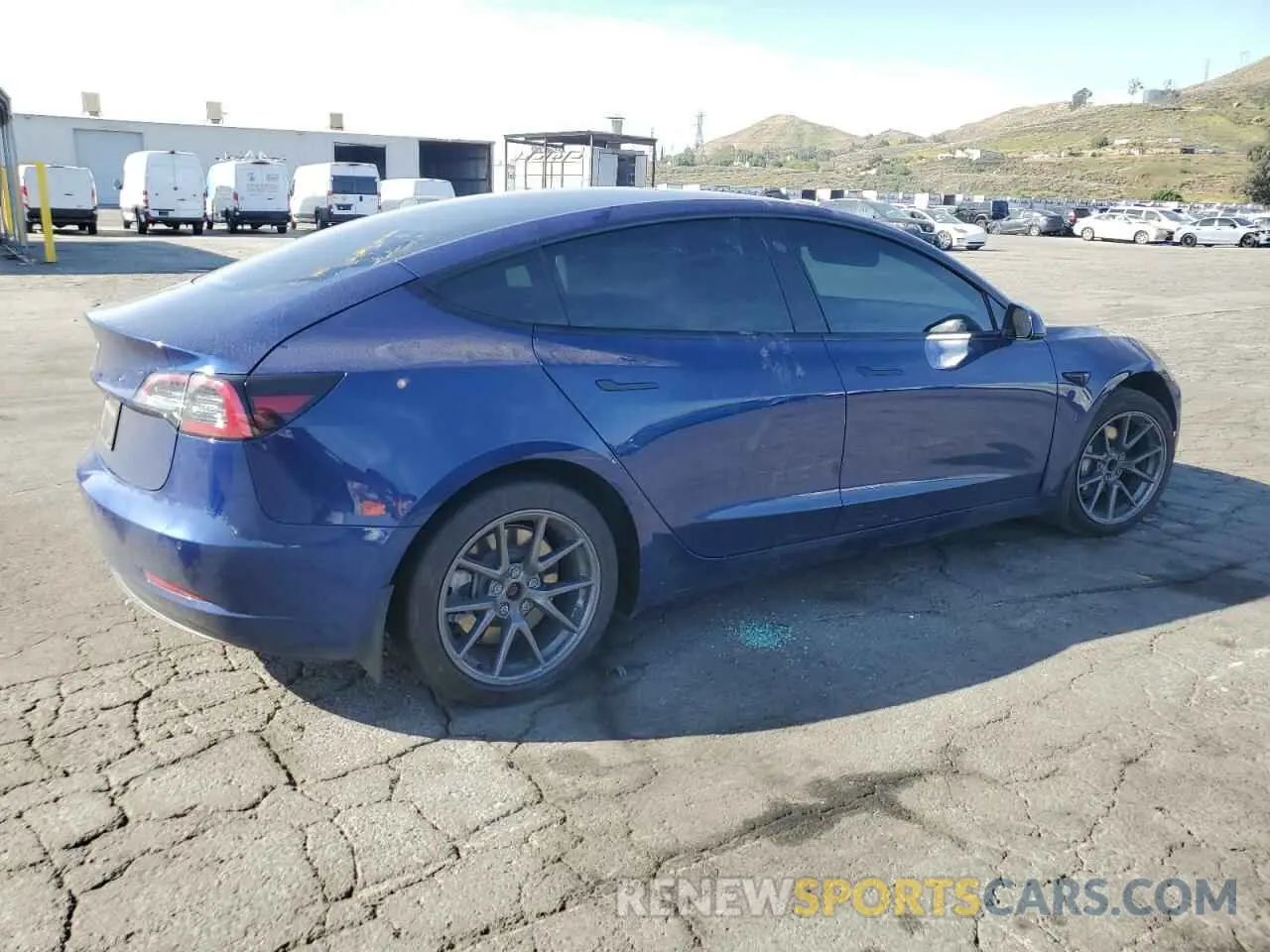 3 Photograph of a damaged car 5YJ3E1EA3NF285775 TESLA MODEL 3 2022