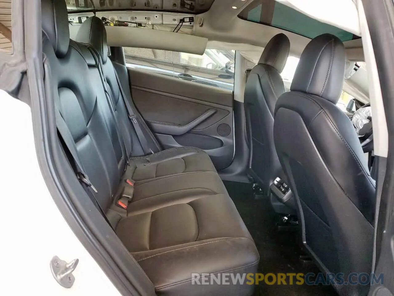 10 Photograph of a damaged car 5YJ3E1EA3NF290670 TESLA MODEL 3 2022