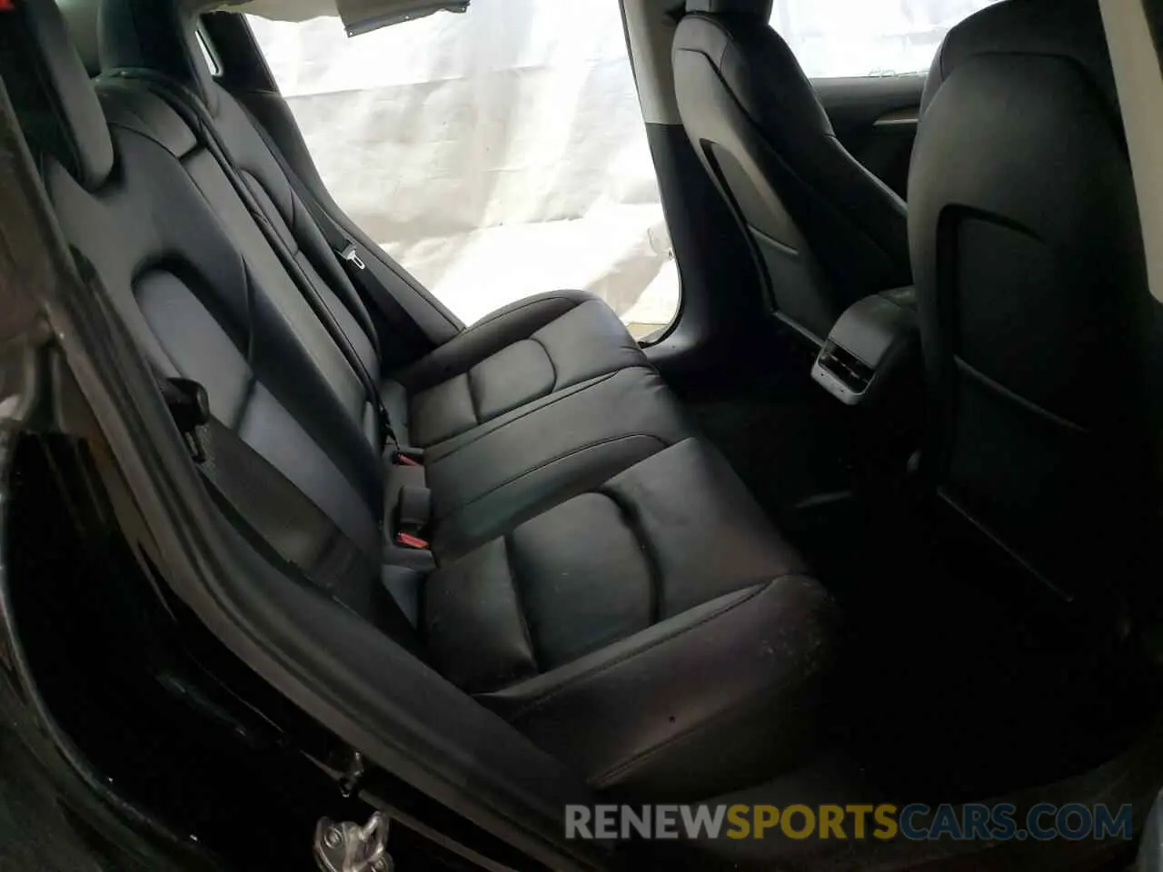 10 Photograph of a damaged car 5YJ3E1EA3NF291205 TESLA MODEL 3 2022