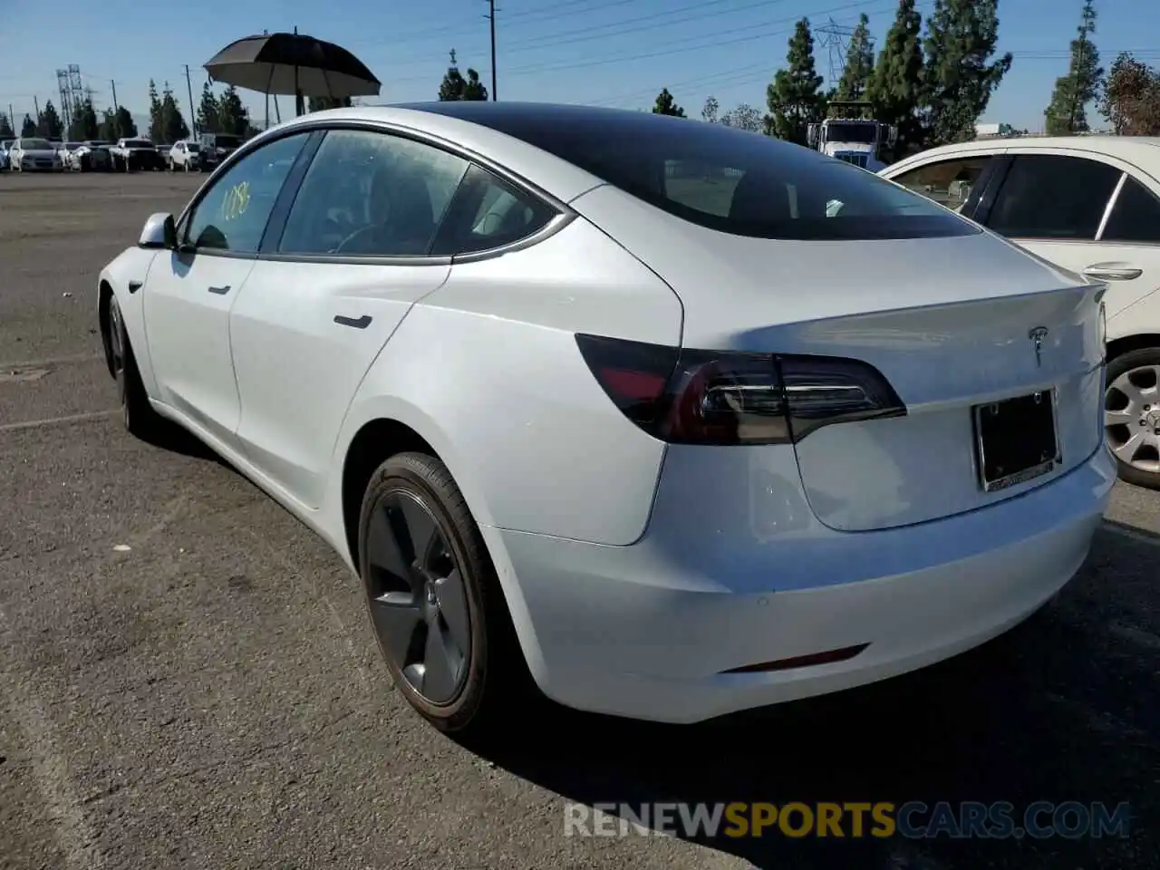 2 Photograph of a damaged car 5YJ3E1EA3NF296002 TESLA MODEL 3 2022