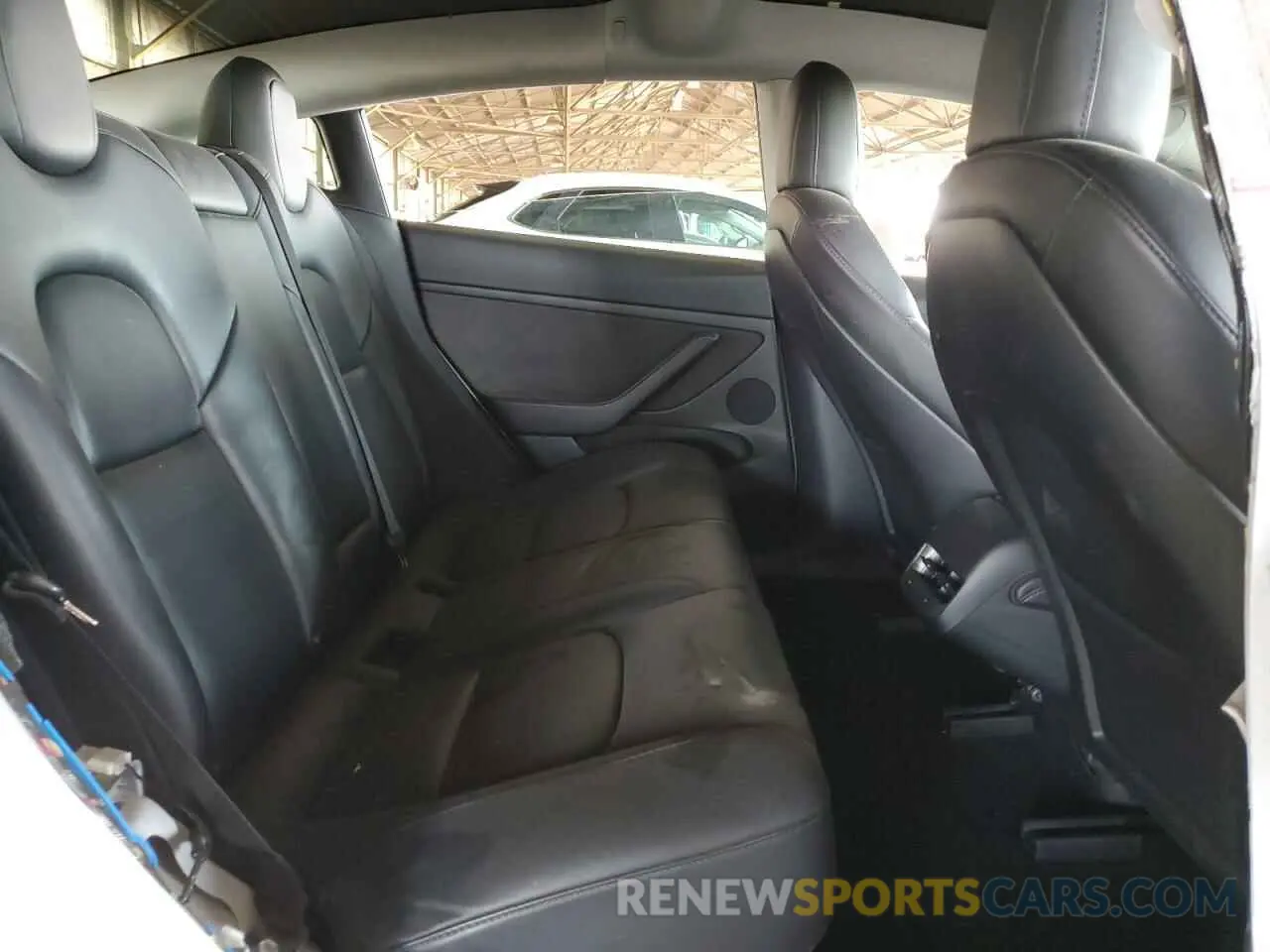 10 Photograph of a damaged car 5YJ3E1EA3NF304468 TESLA MODEL 3 2022
