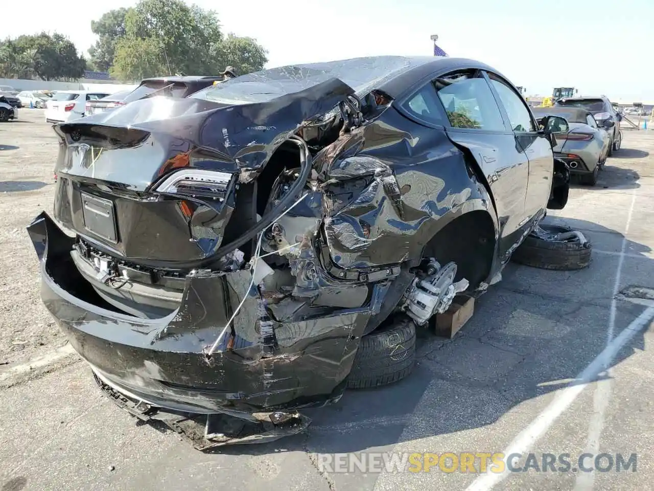 4 Photograph of a damaged car 5YJ3E1EA3NF316376 TESLA MODEL 3 2022