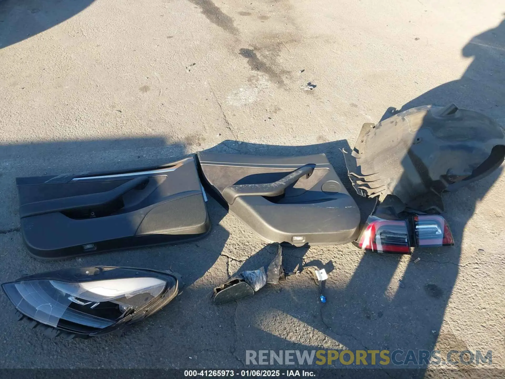 10 Photograph of a damaged car 5YJ3E1EA3NF320248 TESLA MODEL 3 2022