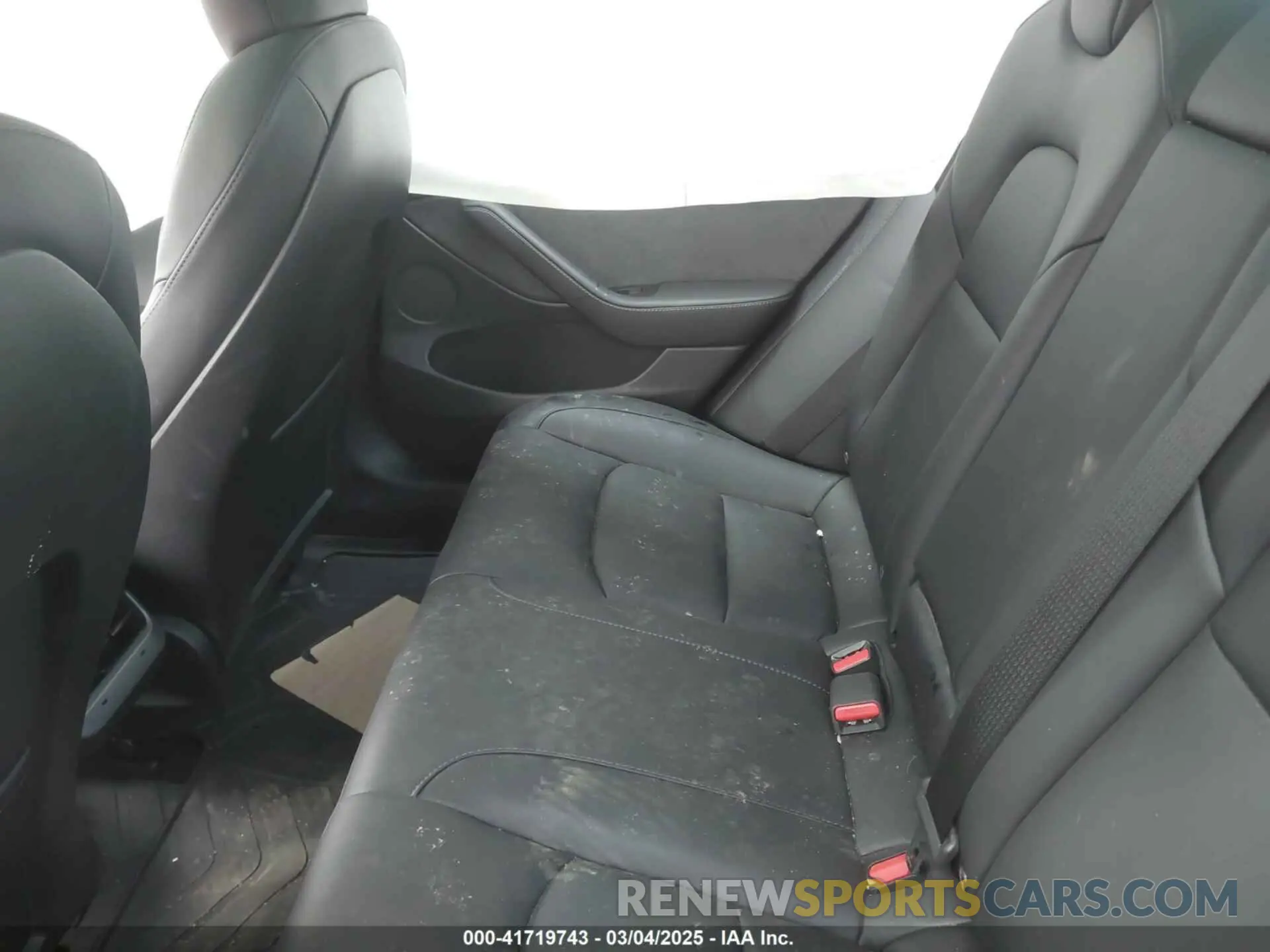 8 Photograph of a damaged car 5YJ3E1EA3NF333128 TESLA MODEL 3 2022