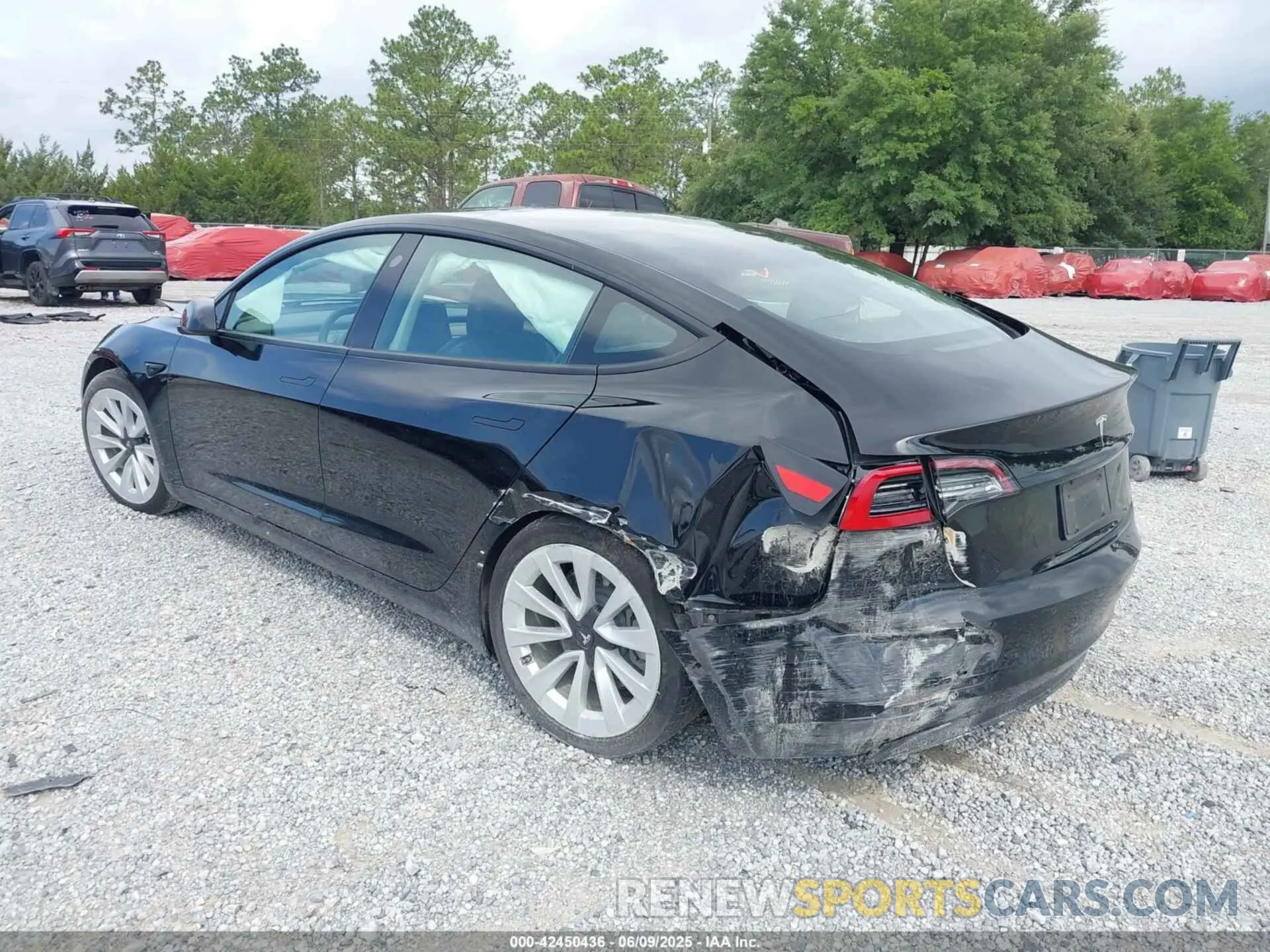 3 Photograph of a damaged car 5YJ3E1EA3NF336255 TESLA MODEL 3 2022