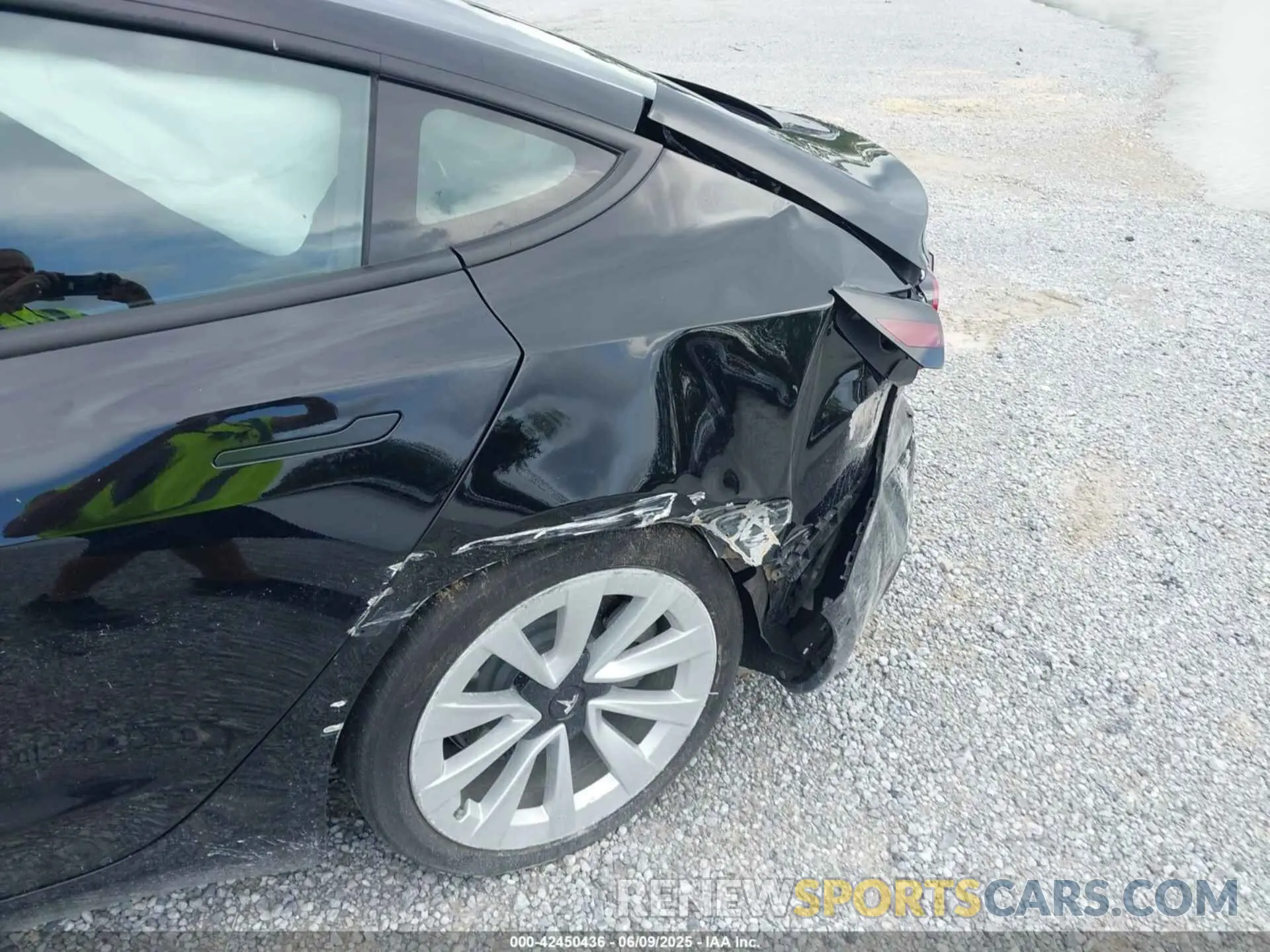 6 Photograph of a damaged car 5YJ3E1EA3NF336255 TESLA MODEL 3 2022