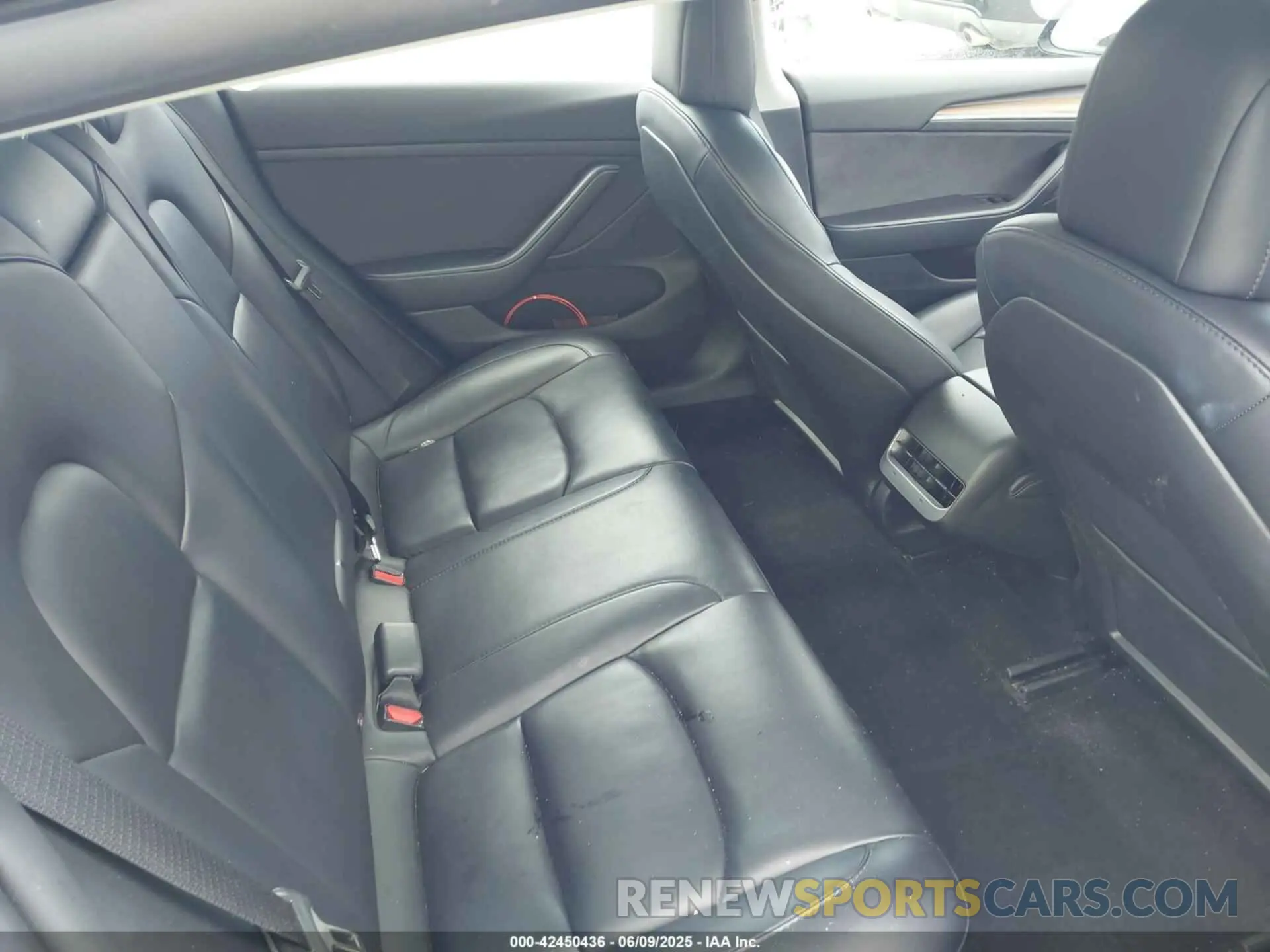 8 Photograph of a damaged car 5YJ3E1EA3NF336255 TESLA MODEL 3 2022