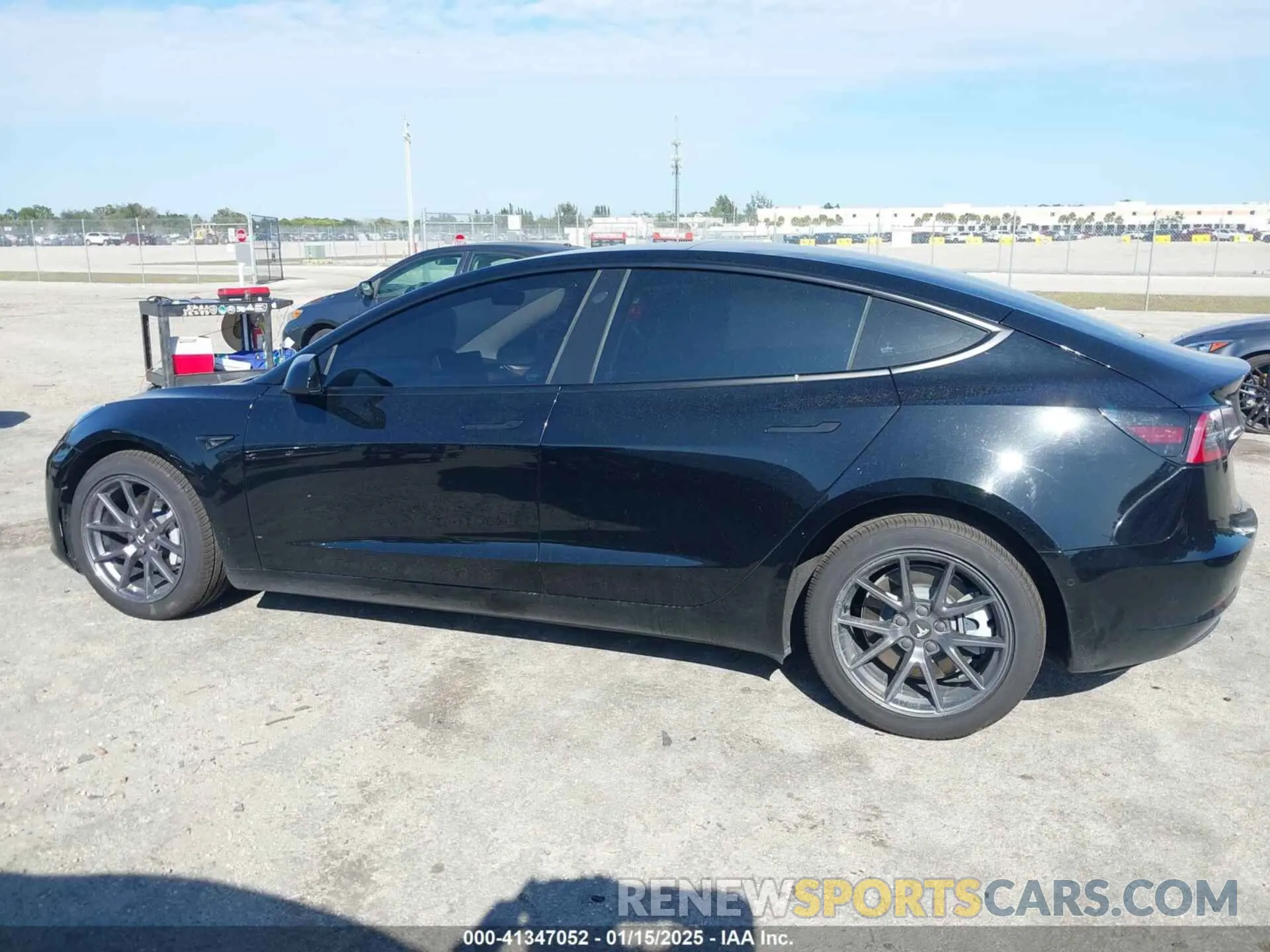 13 Photograph of a damaged car 5YJ3E1EA3NF351306 TESLA MODEL 3 2022