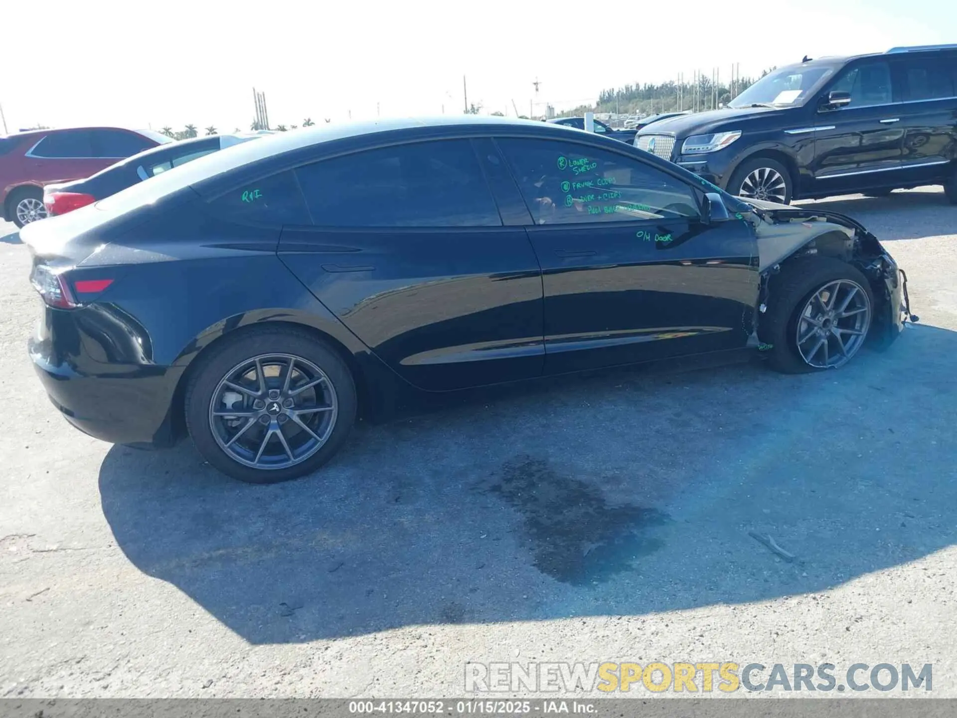 4 Photograph of a damaged car 5YJ3E1EA3NF351306 TESLA MODEL 3 2022