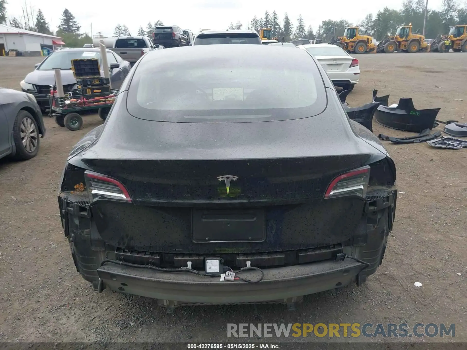 17 Photograph of a damaged car 5YJ3E1EA3NF355923 TESLA MODEL 3 2022