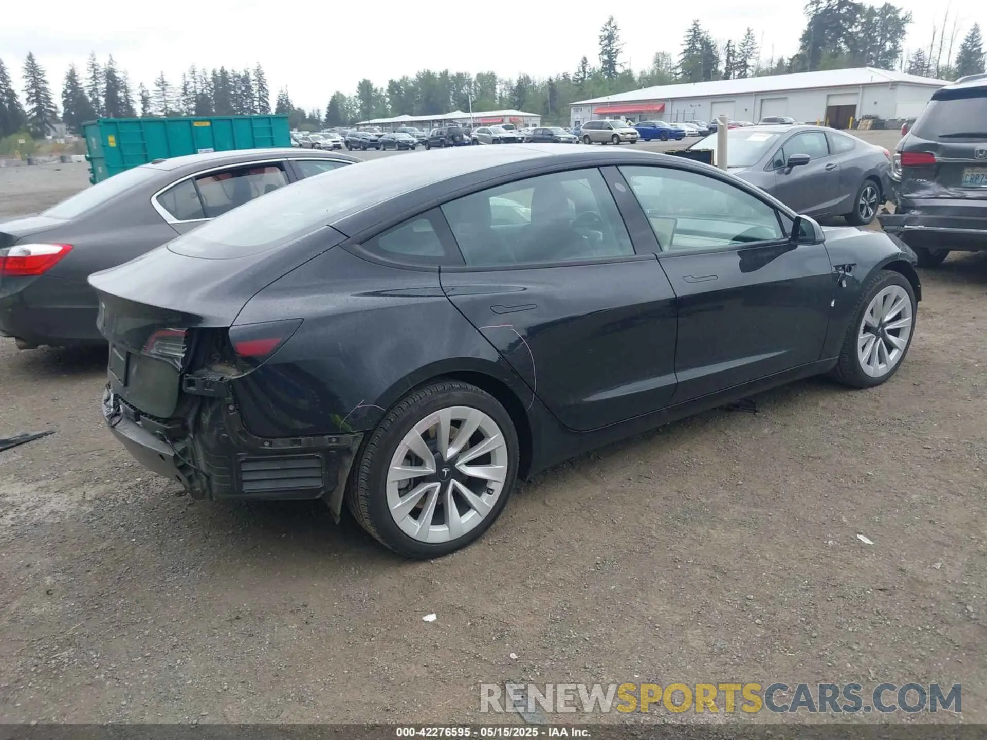 4 Photograph of a damaged car 5YJ3E1EA3NF355923 TESLA MODEL 3 2022