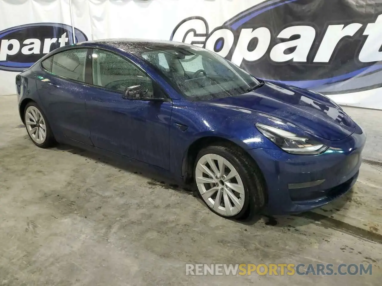 4 Photograph of a damaged car 5YJ3E1EA3NF368669 TESLA MODEL 3 2022