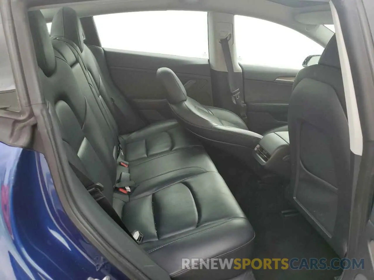 10 Photograph of a damaged car 5YJ3E1EA3NF369871 TESLA MODEL 3 2022