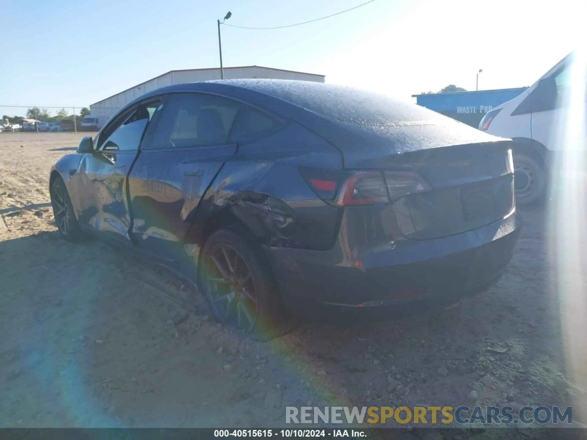 3 Photograph of a damaged car 5YJ3E1EA3NF370051 TESLA MODEL 3 2022