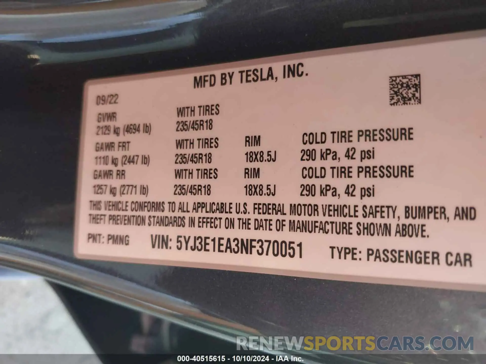 9 Photograph of a damaged car 5YJ3E1EA3NF370051 TESLA MODEL 3 2022