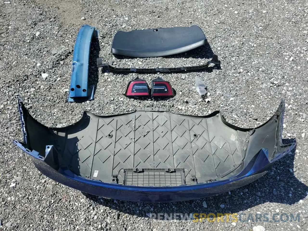 12 Photograph of a damaged car 5YJ3E1EA3NF370115 TESLA MODEL 3 2022
