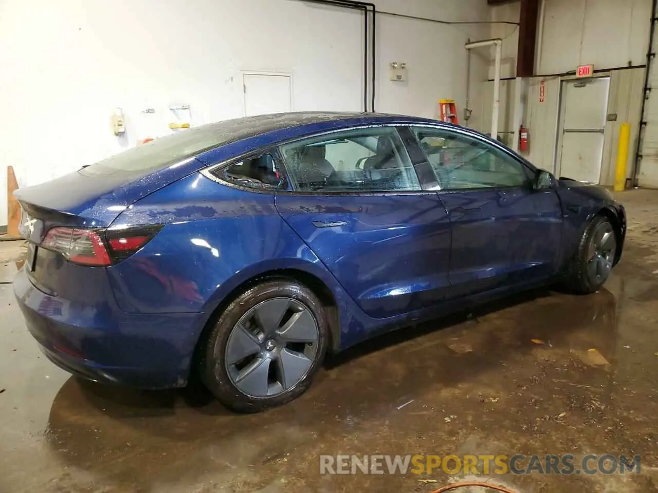 3 Photograph of a damaged car 5YJ3E1EA3NF371832 TESLA MODEL 3 2022