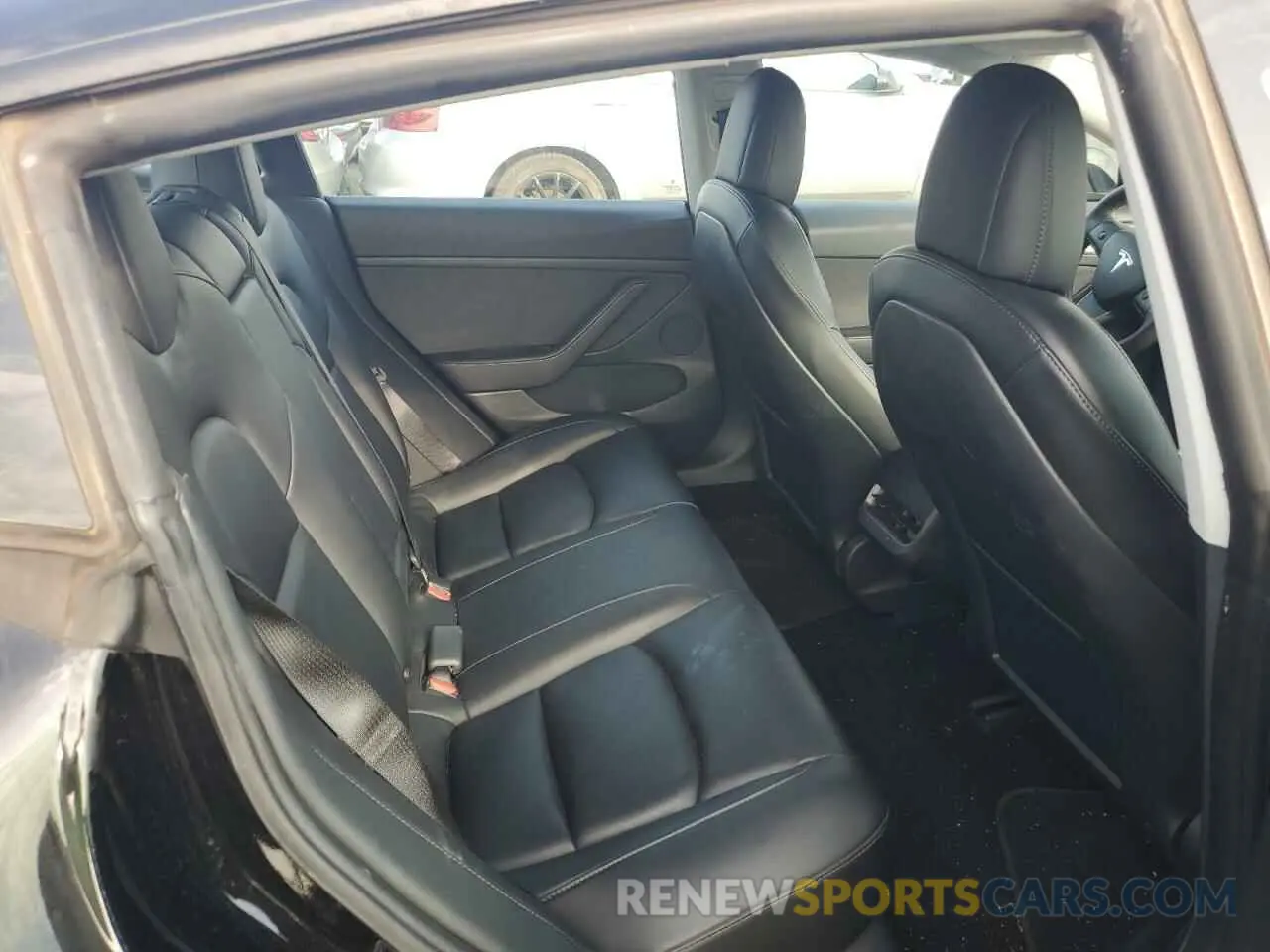 10 Photograph of a damaged car 5YJ3E1EA4NF115523 TESLA MODEL 3 2022