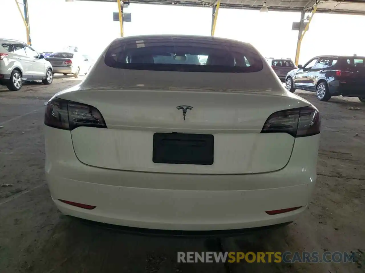 6 Photograph of a damaged car 5YJ3E1EA4NF115814 TESLA MODEL 3 2022