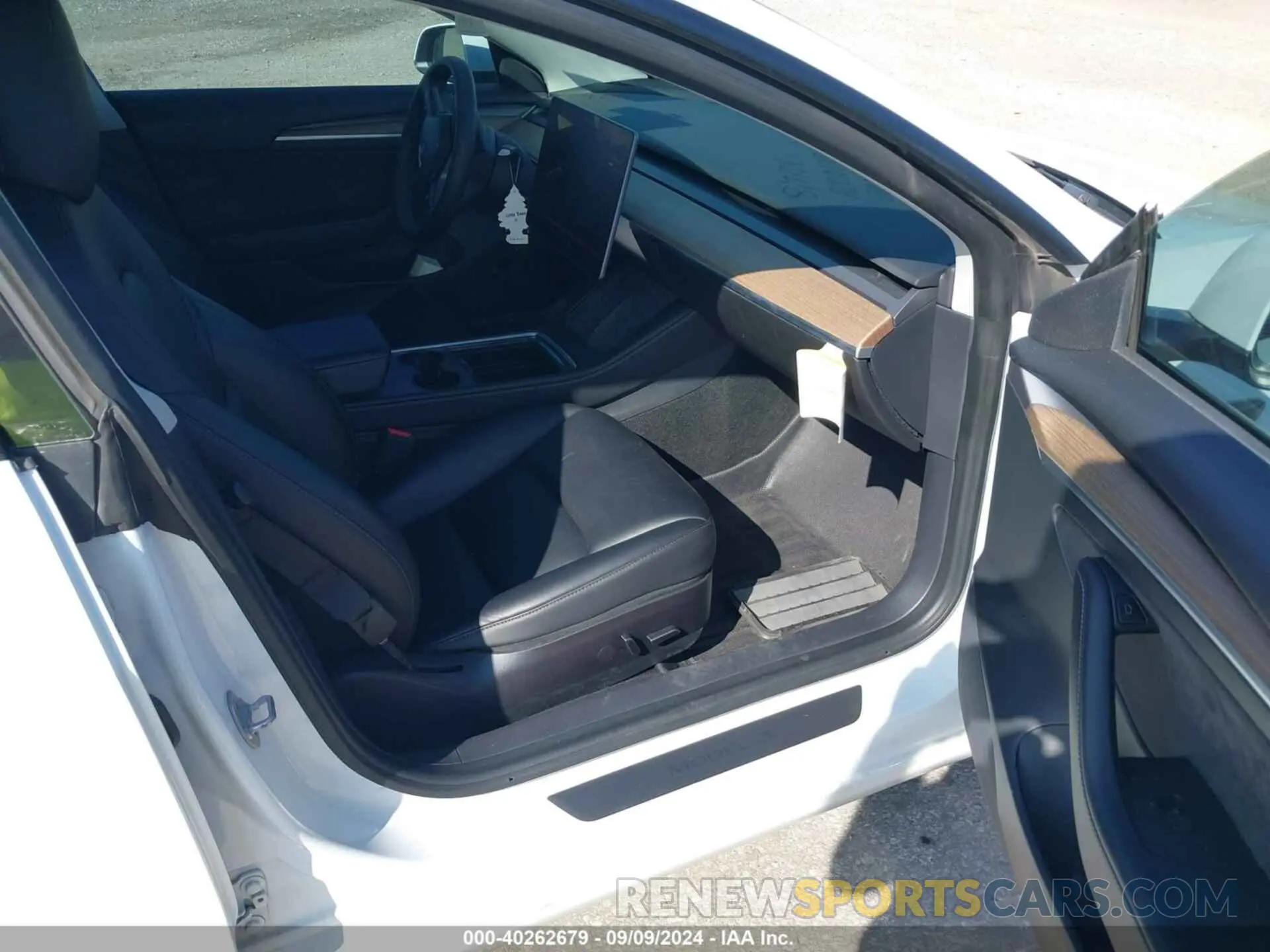 5 Photograph of a damaged car 5YJ3E1EA4NF120849 TESLA MODEL 3 2022