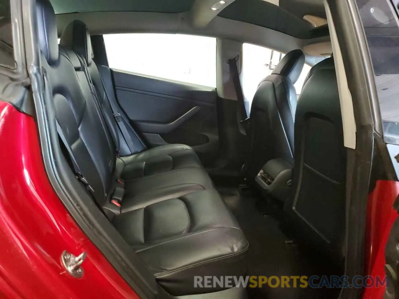 10 Photograph of a damaged car 5YJ3E1EA4NF186351 TESLA MODEL 3 2022