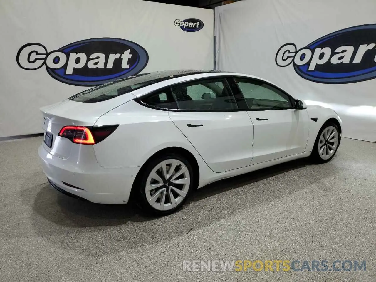 3 Photograph of a damaged car 5YJ3E1EA4NF186642 TESLA MODEL 3 2022