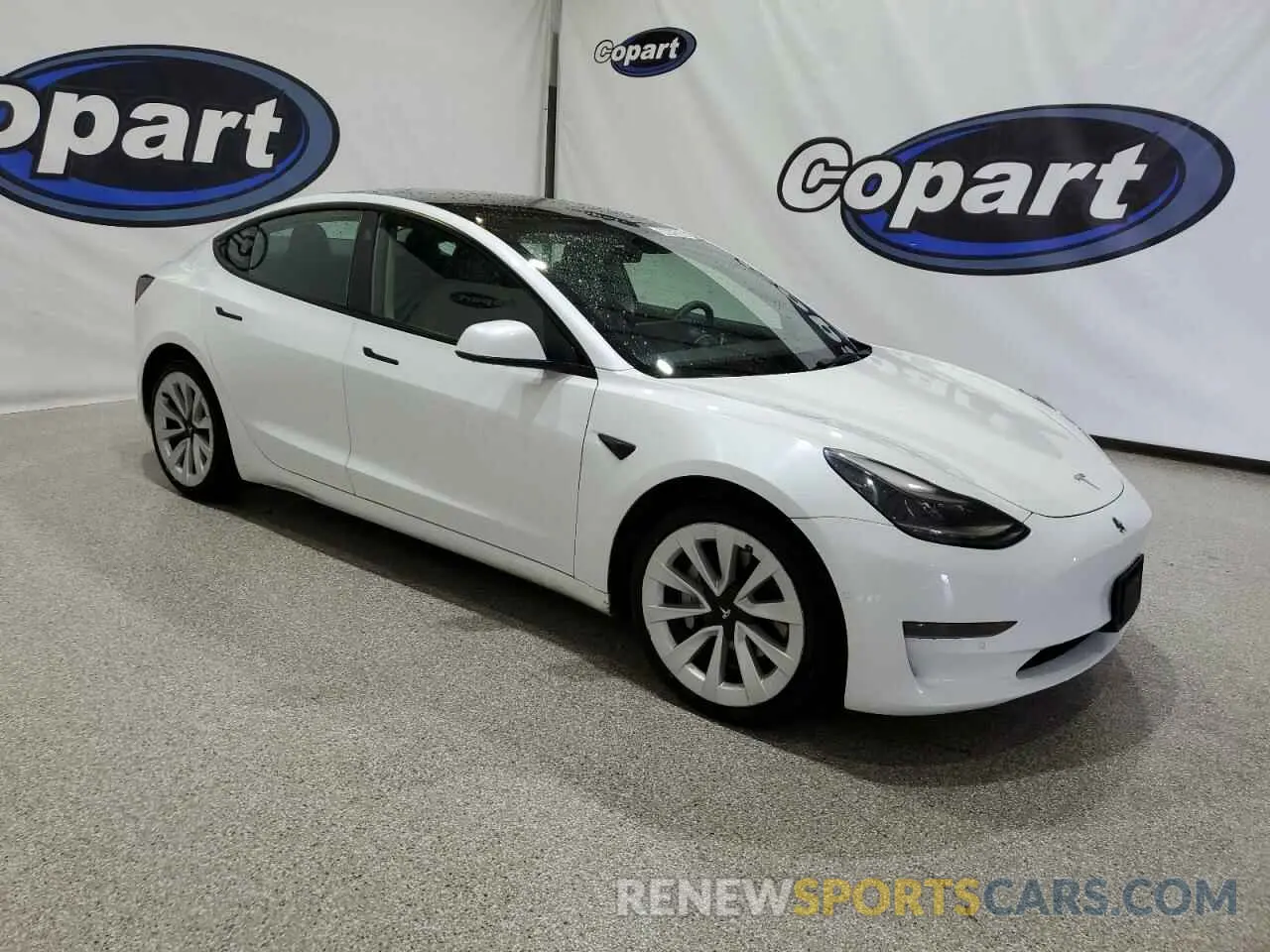 4 Photograph of a damaged car 5YJ3E1EA4NF186642 TESLA MODEL 3 2022