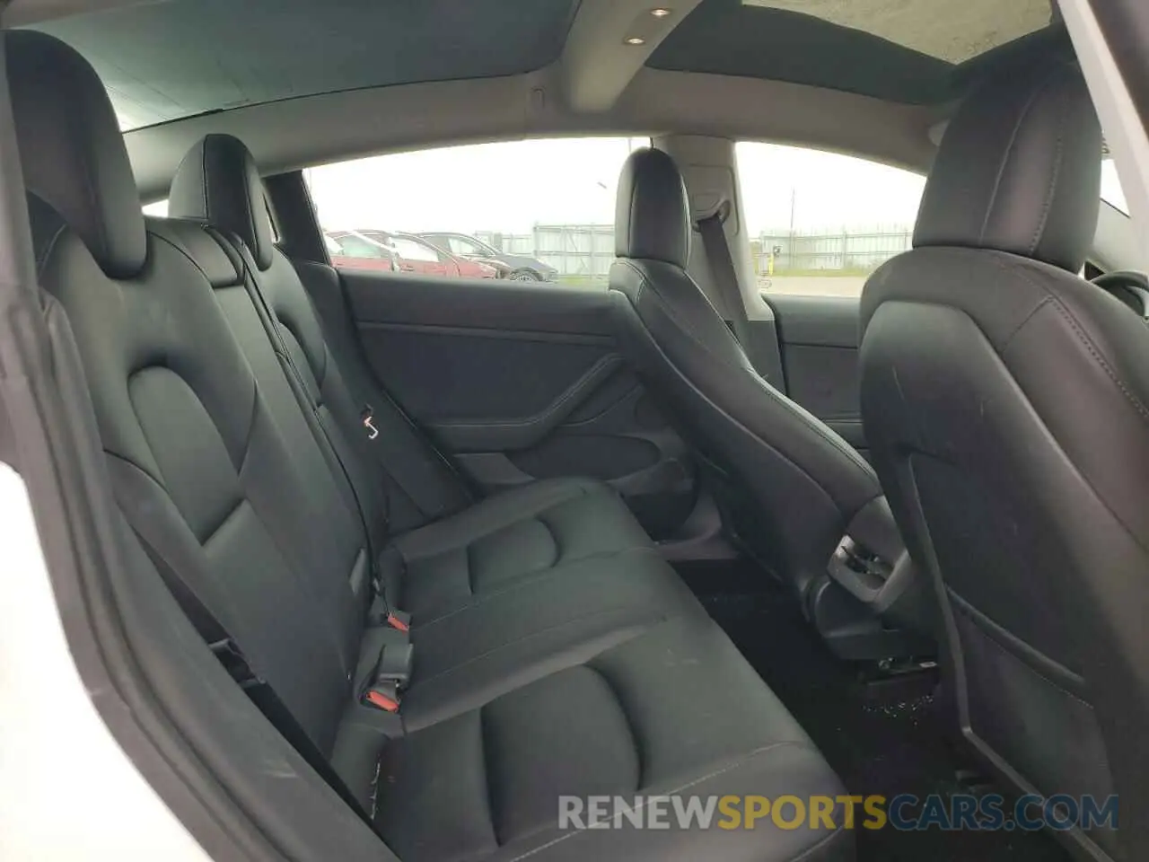 10 Photograph of a damaged car 5YJ3E1EA4NF207232 TESLA MODEL 3 2022