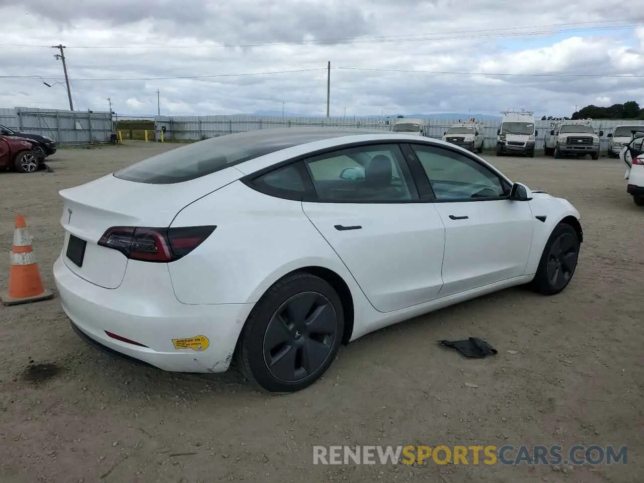 3 Photograph of a damaged car 5YJ3E1EA4NF207232 TESLA MODEL 3 2022